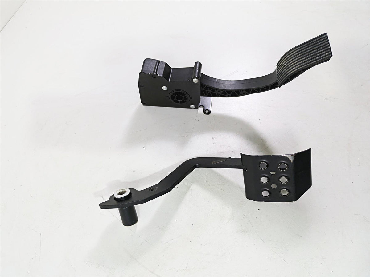 2023 Polaris RZR1000 XP 4 Premium Brake & Accelerate Pedal Set 1021765 4014042 {{ shop.shopifyCountryName }} - Mototech271