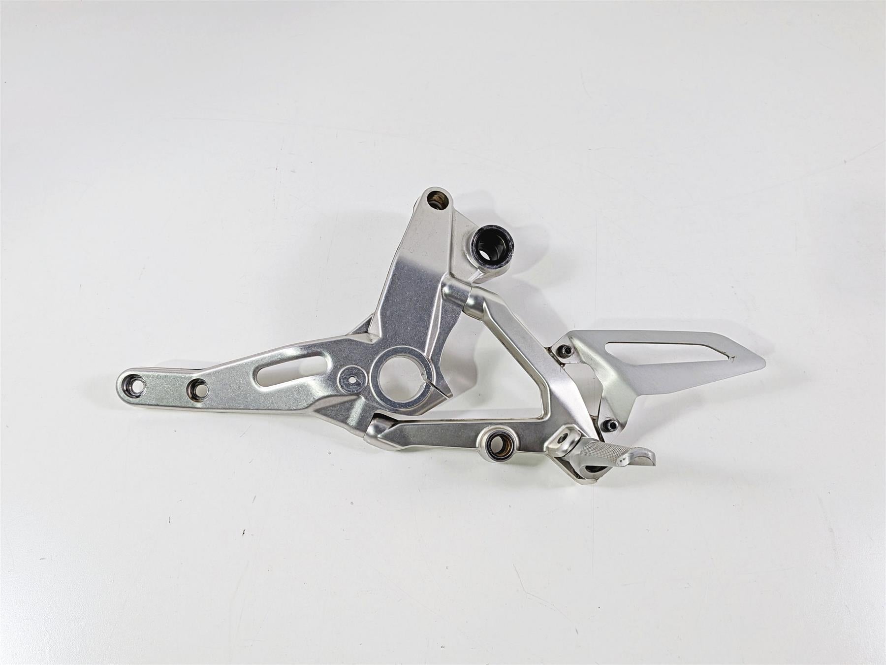 2017 Ducati Panigale 1299 Left Front Foot Peg & Frame Mount 82431861A 8291E061A-Mototech271