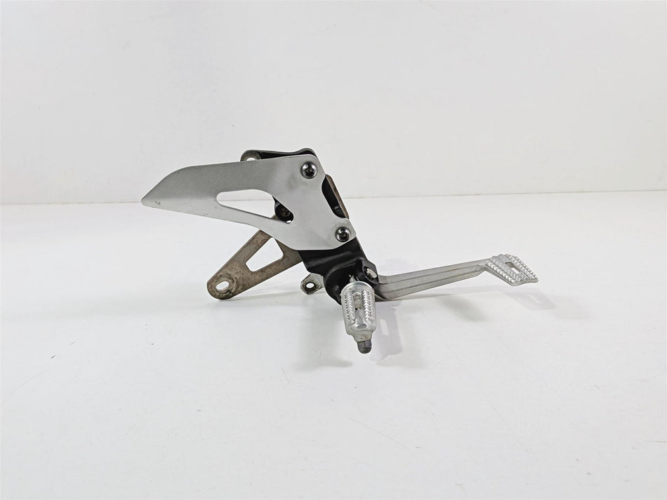 2019 Triumph Speed Triple RS 1050 Front Right Foot Peg & Brake Pedal T2081844 {{ shop.shopifyCountryName }} - Mototech271
