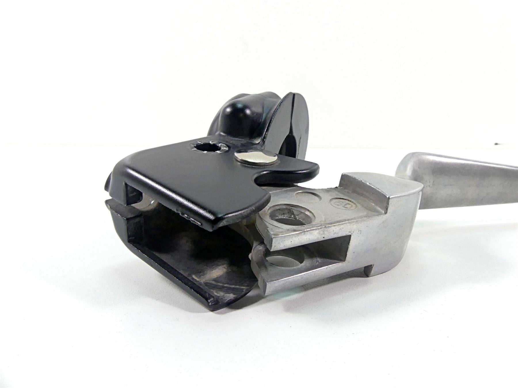 2010 Harley FXDF Dyna Fat Bob Clutch Perch Handle Holder & Lever 38608-96 {{ shop.shopifyCountryName }} - Mototech271