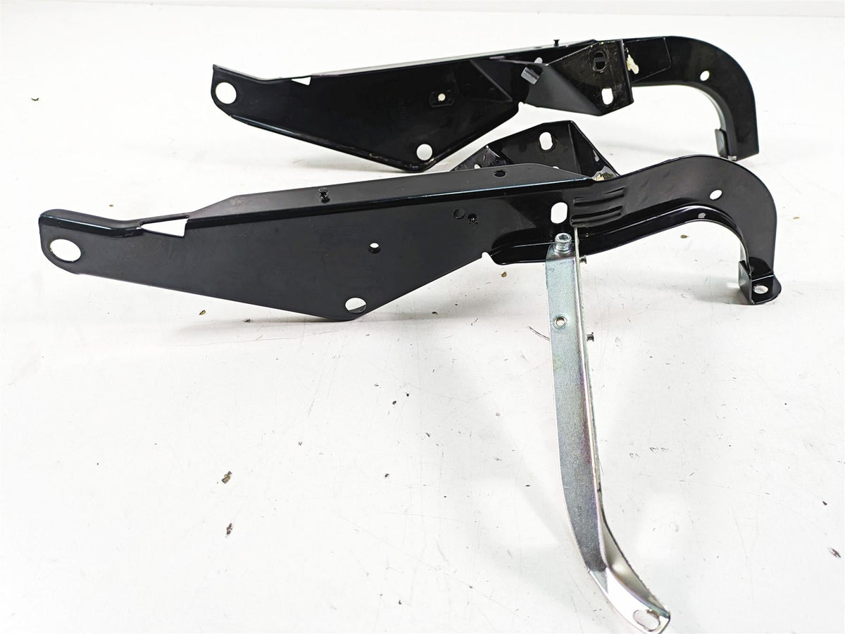 2013 Harley Touring FLHX Street Glide Front Fairing Mounting Hardware 58478-96B {{ shop.shopifyCountryName }} - Mototech271