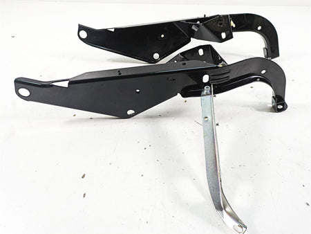 2013 Harley Touring FLHX Street Glide Front Fairing Mounting Hardware 58478-96B {{ shop.shopifyCountryName }} - Mototech271