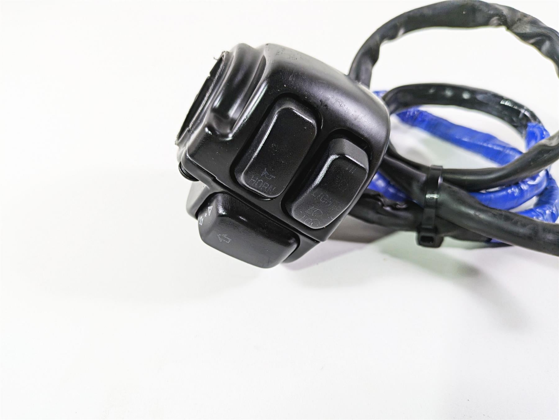 2009 Harley FLSTSB Cross Bones Left Hand Control Switch - Read 71682-06A {{ shop.shopifyCountryName }} - Mototech271