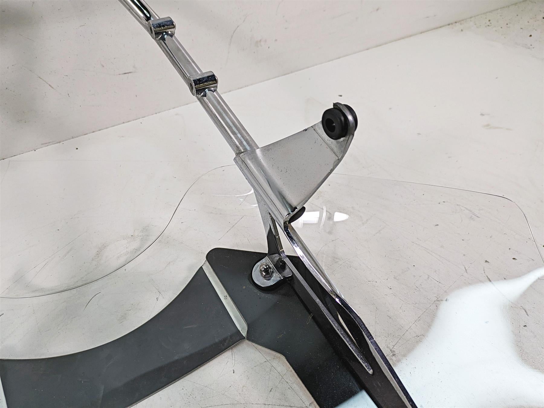2014 Moto Guzzi California 1400 T Windshield Screen & Mounts B063721 B063984 {{ shop.shopifyCountryName }} - Mototech271