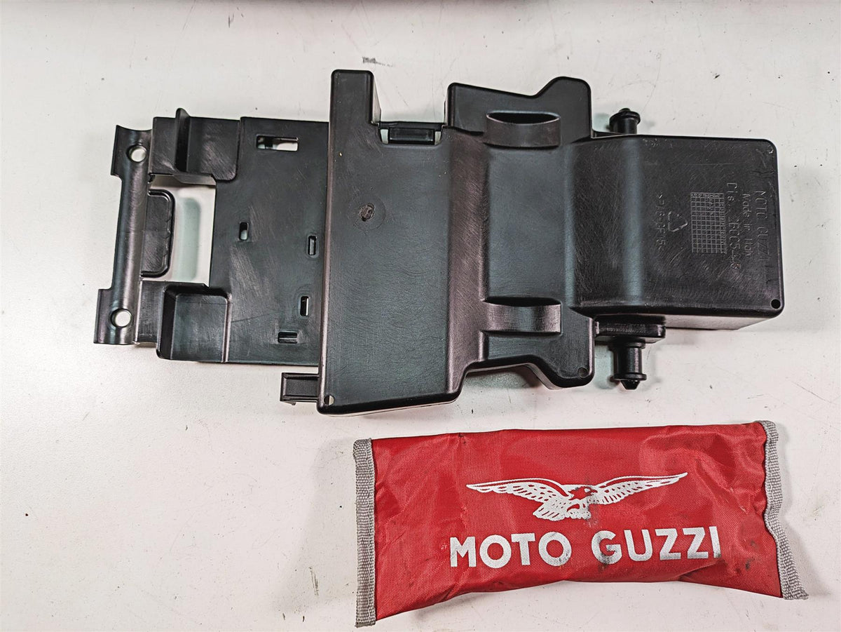 2020 Moto Guzzi V85 TT Adventure Rear Inner Fender & Storage Box Set 2B005442 {{ shop.shopifyCountryName }} - Mototech271