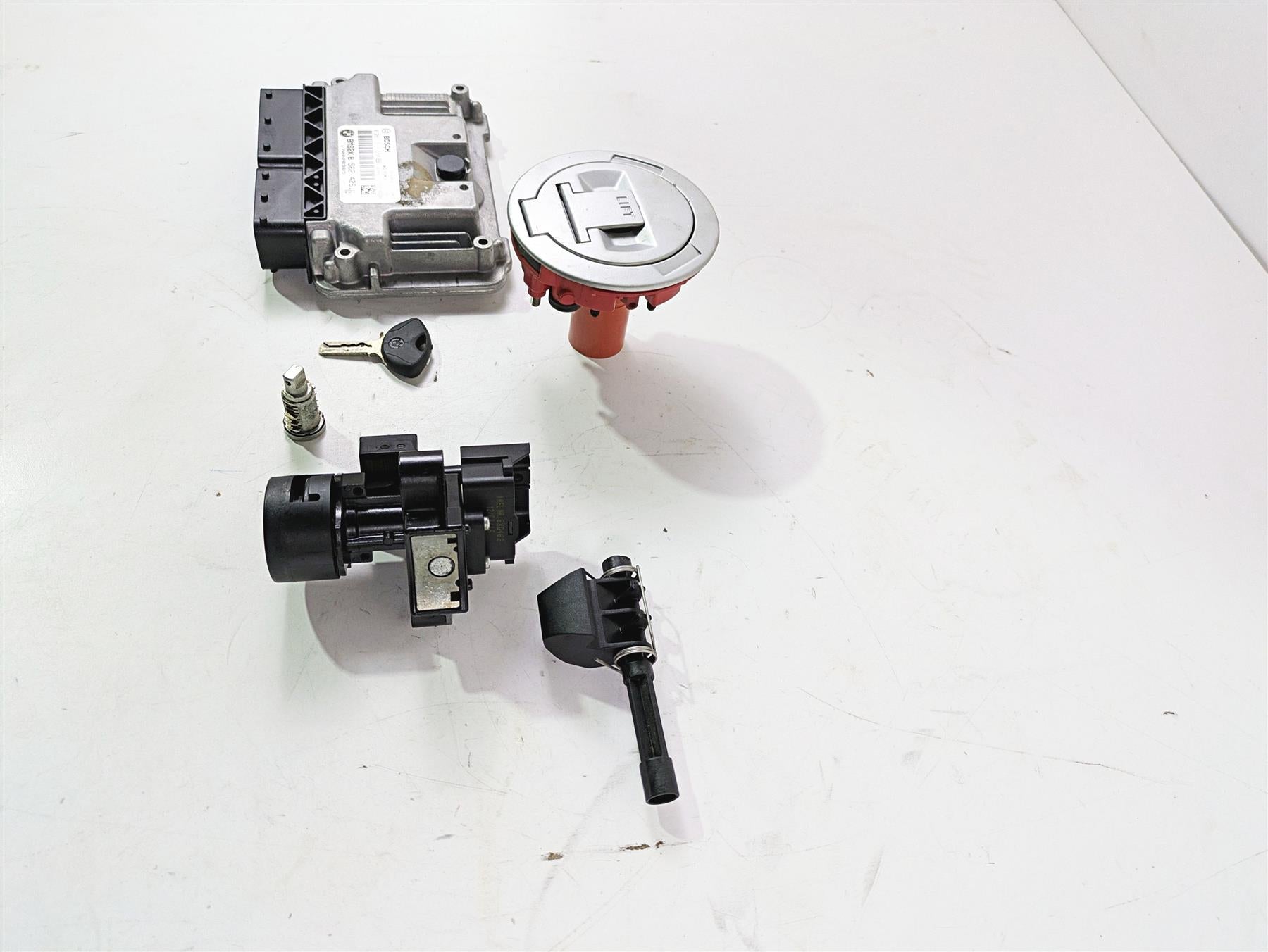 2017 BMW F800GS Adv K75 Cdi Ignition Switch Key Lock Set 8562426 51257700072 {{ shop.shopifyCountryName }} - Mototech271