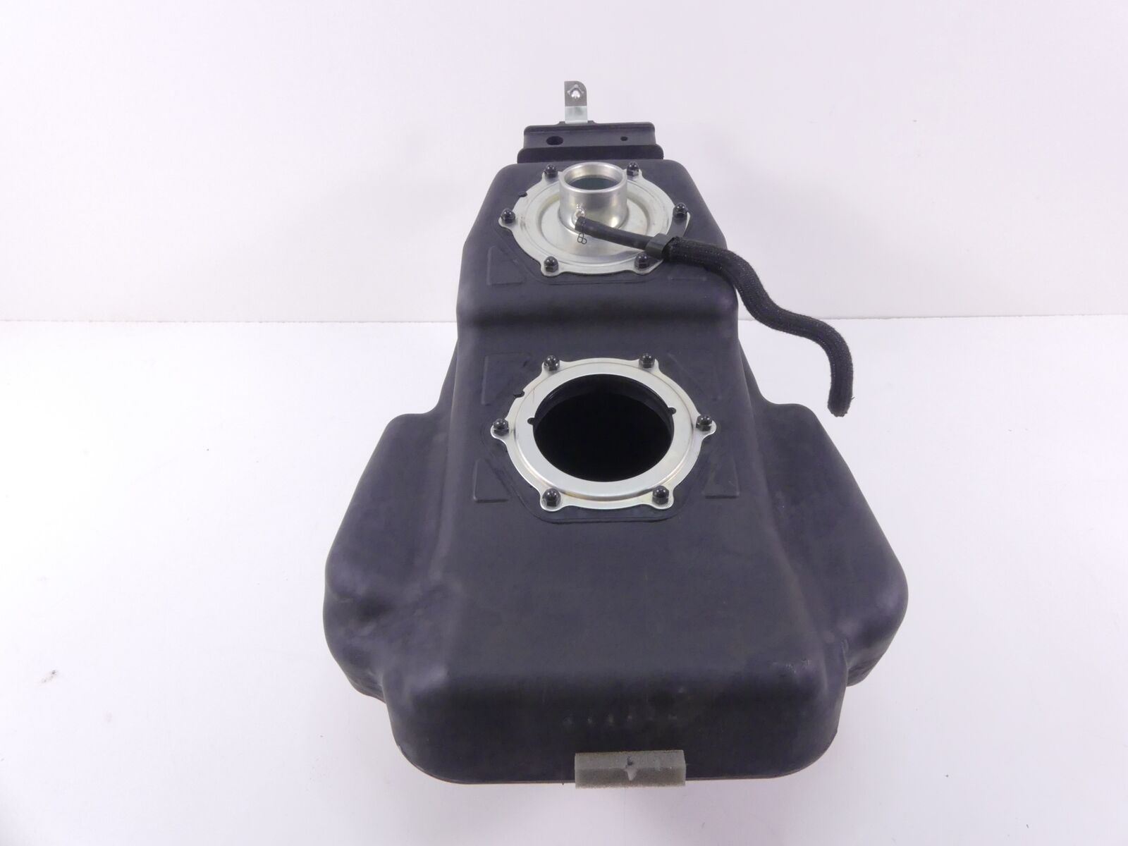 2019 Yamaha VMX17 V-Max 1700 Plastic Fuel Gas Tank Reservoir 2S3-25181-00-00 {{ shop.shopifyCountryName }} - Mototech271