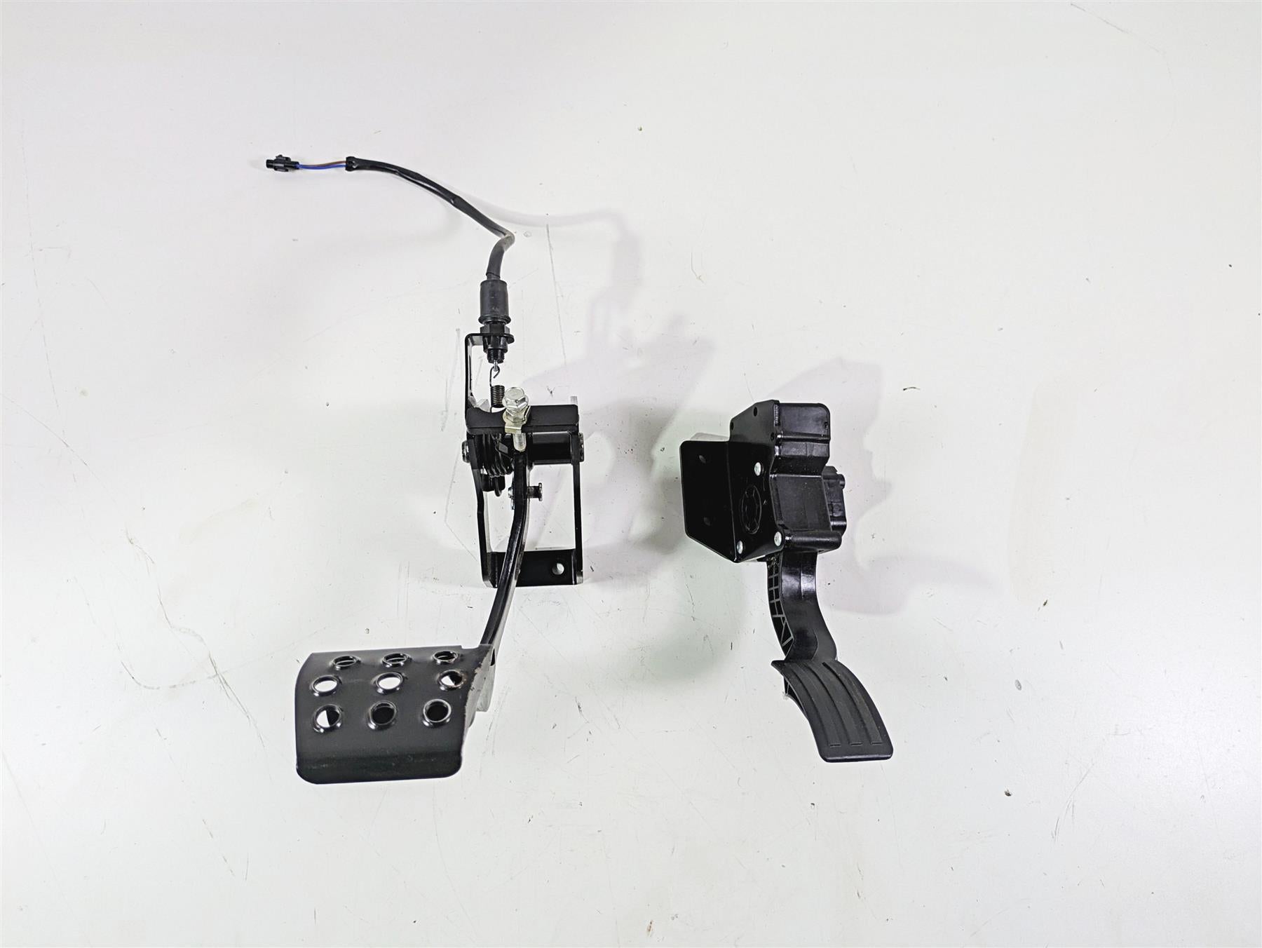 2023 Kawasaki Teryx KRX KRF 1000 C Foot Brake Accelerator Pedal Set 39075-0033 {{ shop.shopifyCountryName }} - Mototech271