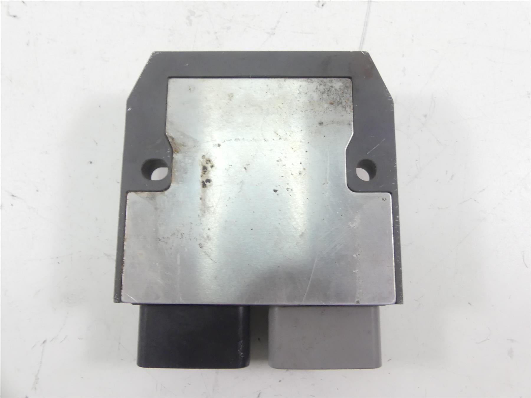 2017 Triumph Thruxton 1200 R Rectifier Voltage Regulator FH020AA T1300679 {{ shop.shopifyCountryName }} - Mototech271