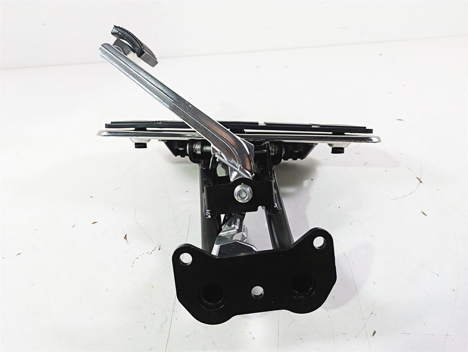 2014 Moto Guzzi California 1400 Touring Right Floorboard & Brake Pedal 887302 {{ shop.shopifyCountryName }} - Mototech271