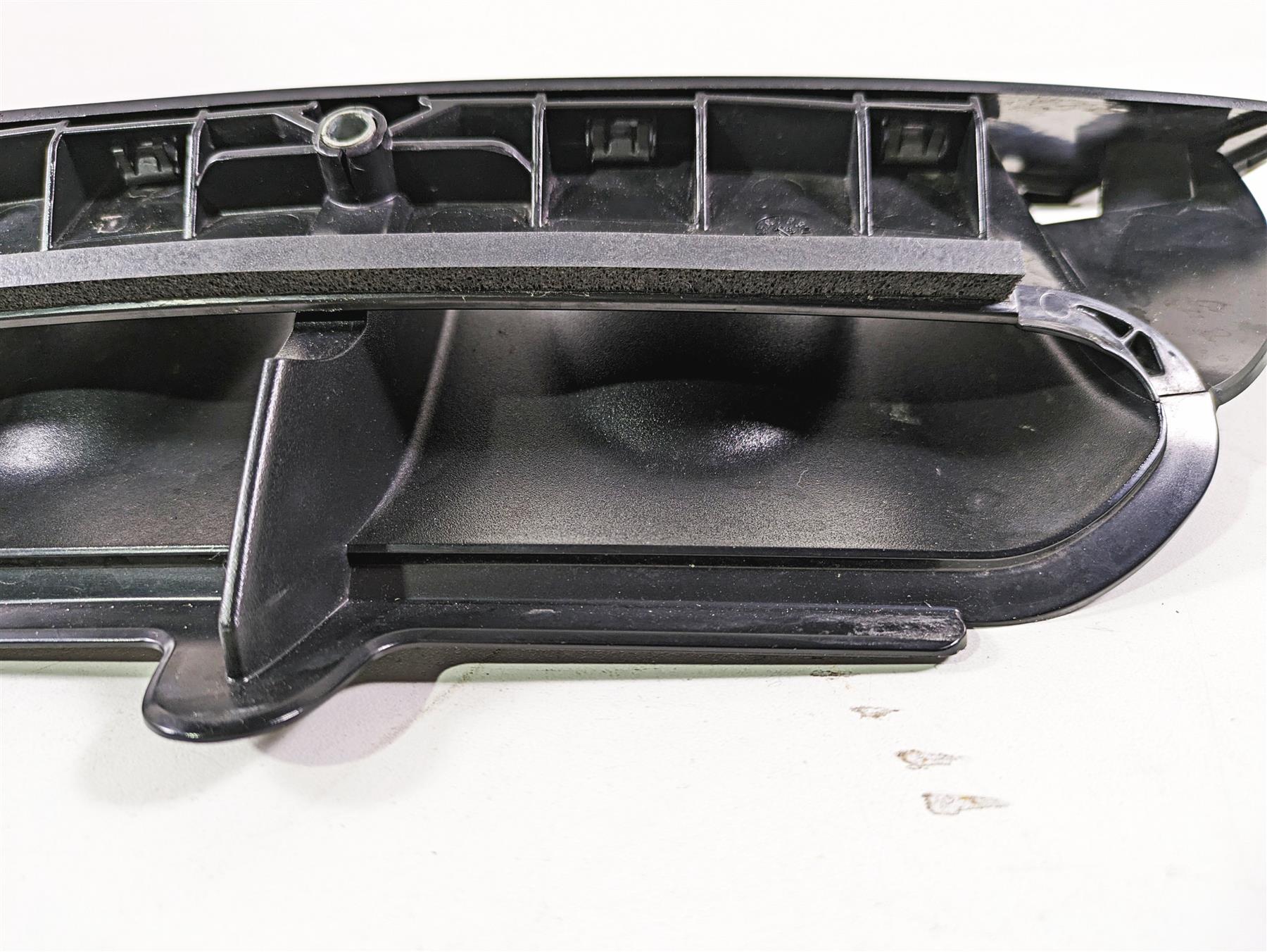 2020 Harley Touring FLHT Electra Glide Front Fairing Air Inlet Vent 29200088A {{ shop.shopifyCountryName }} - Mototech271