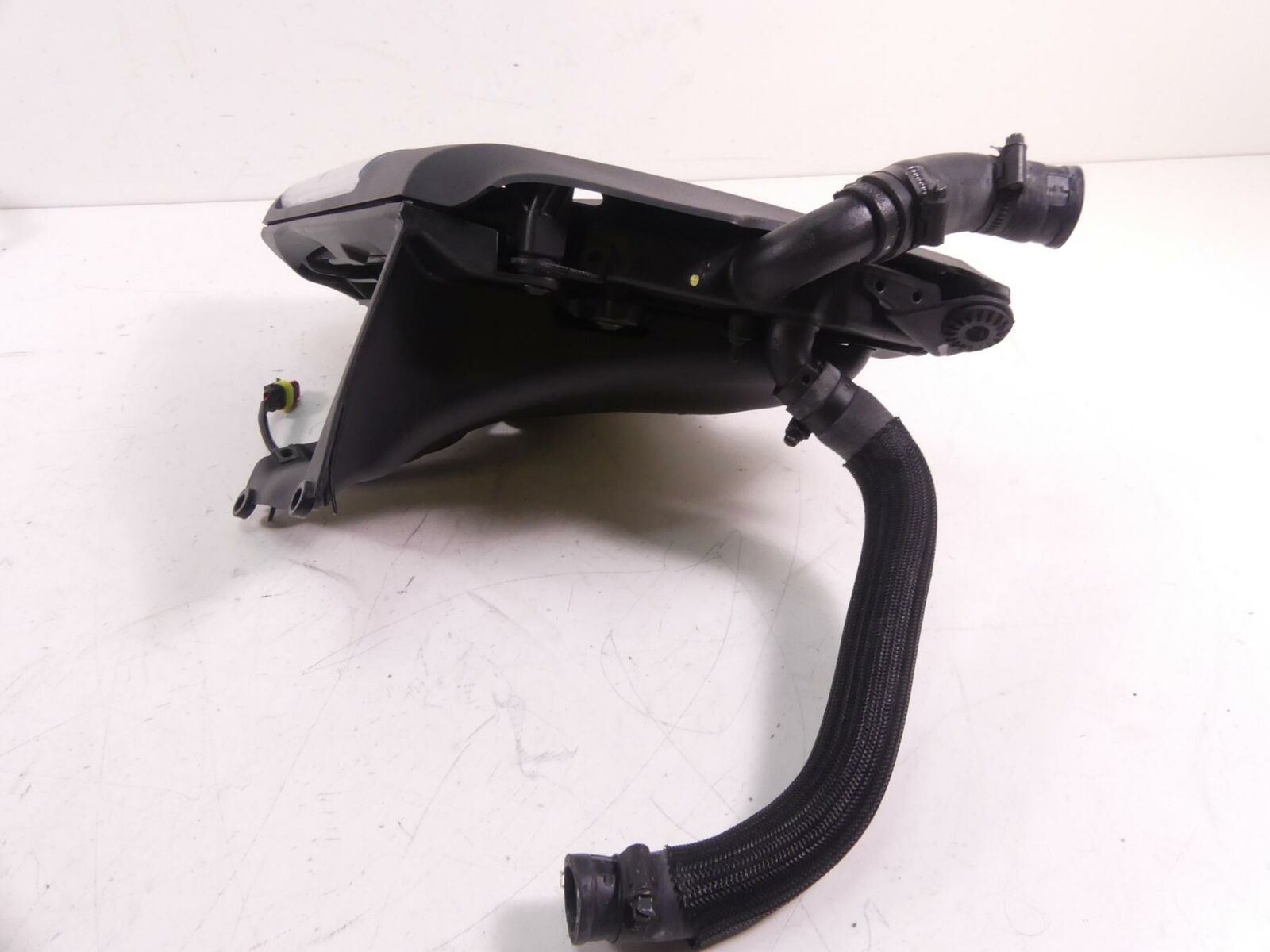 2015 Ducati Diavel Carbon Left Blinker Radiator Fan Hoses Cover Set 54840891B {{ shop.shopifyCountryName }} - Mototech271