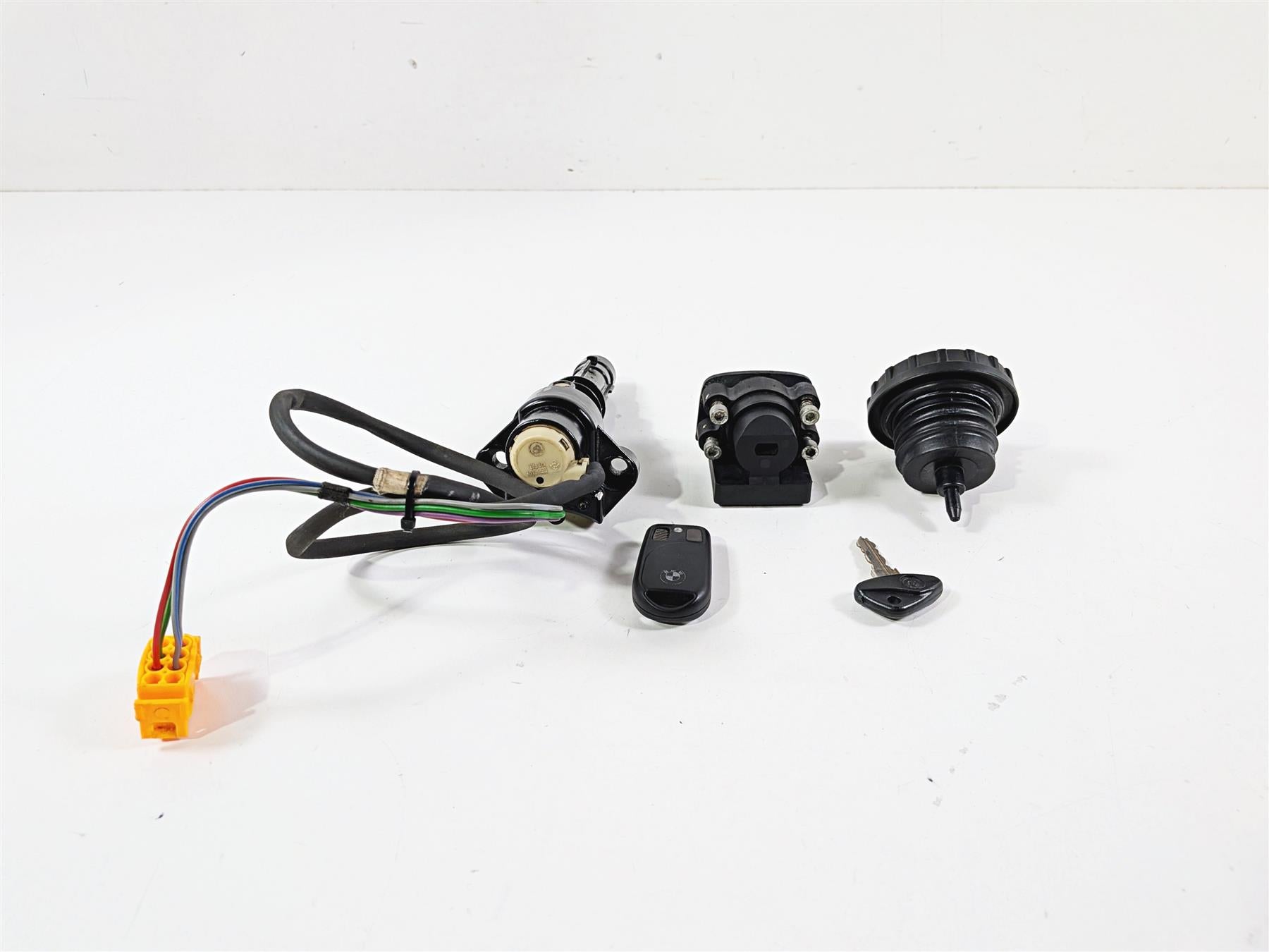 2002 BMW K1200LT 89V3 Ignition Switch Key Fuel Gas Cap Set 51252347015 {{ shop.shopifyCountryName }} - Mototech271