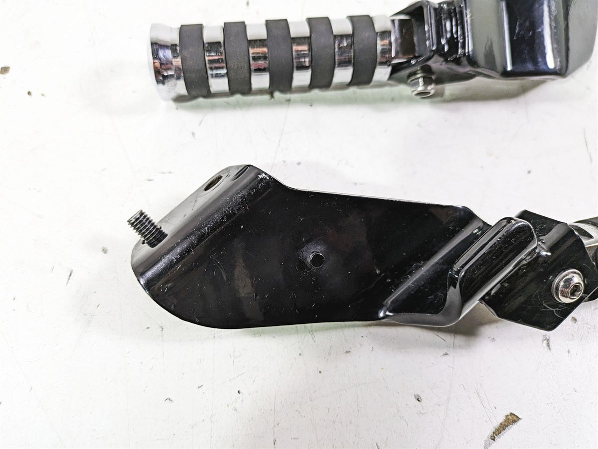 2002 Honda VTX1800 Retro Rear Passenger Footpeg Set 50680-MCV-000 50685-MCV-000 {{ shop.shopifyCountryName }} - Mototech271