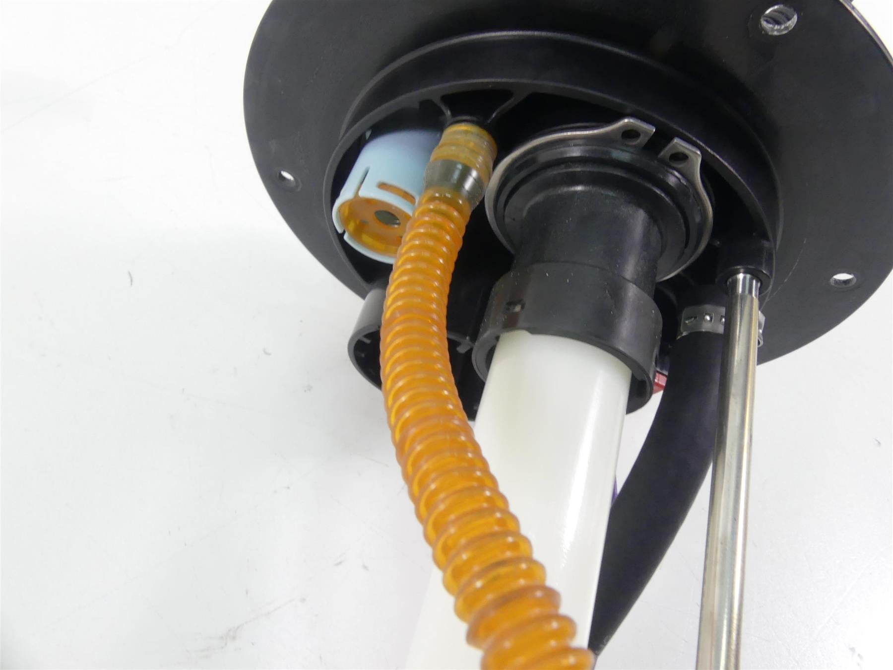2011 Harley VRSCF Muscle Rod Fuel Gas Petrol Pump - Tested 75310-07 {{ shop.shopifyCountryName }} - Mototech271