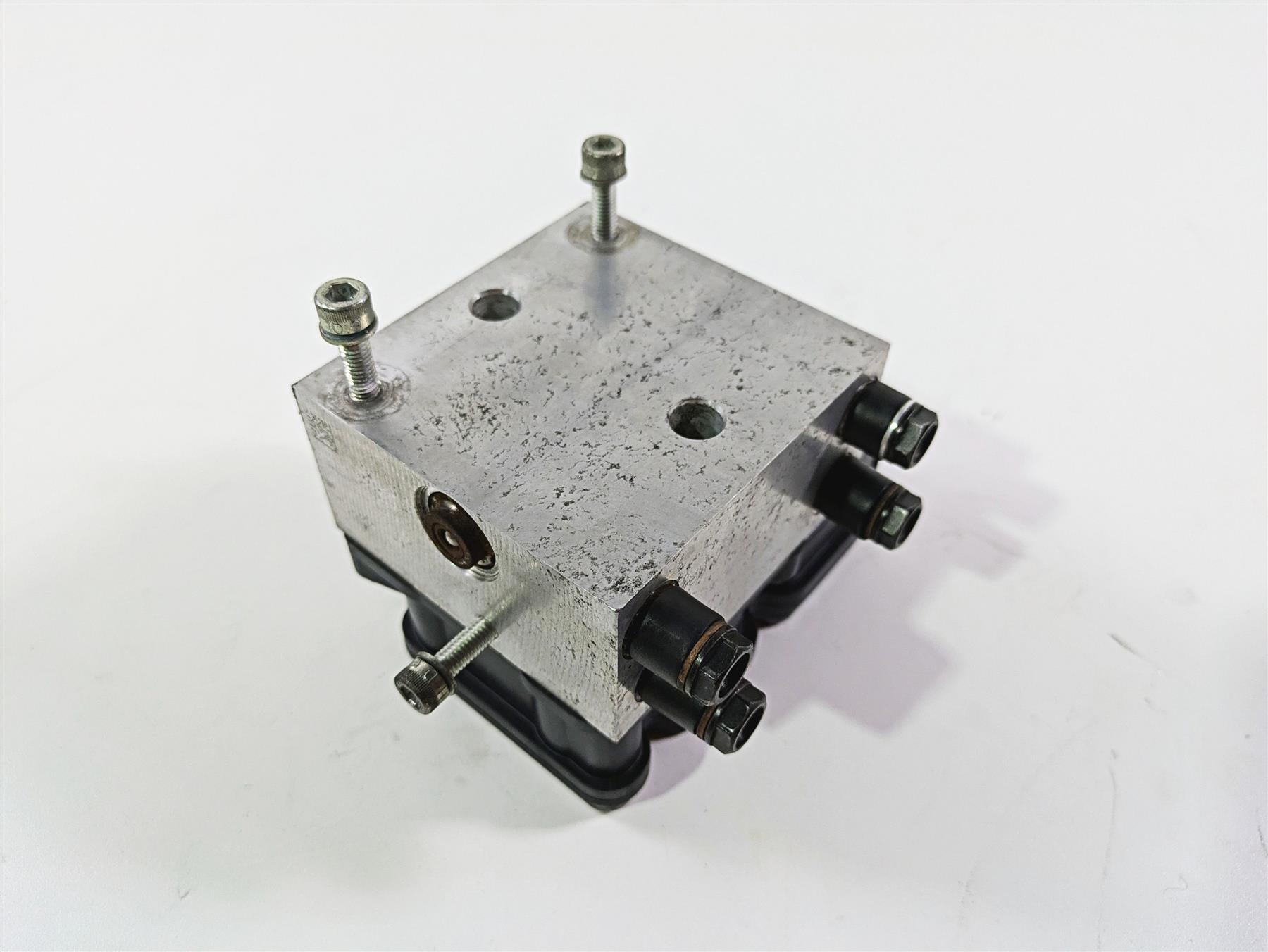 2010 Harley Touring FLHTK Electra Glide Abs Brake Pump Unit Module 40601-08A {{ shop.shopifyCountryName }} - Mototech271