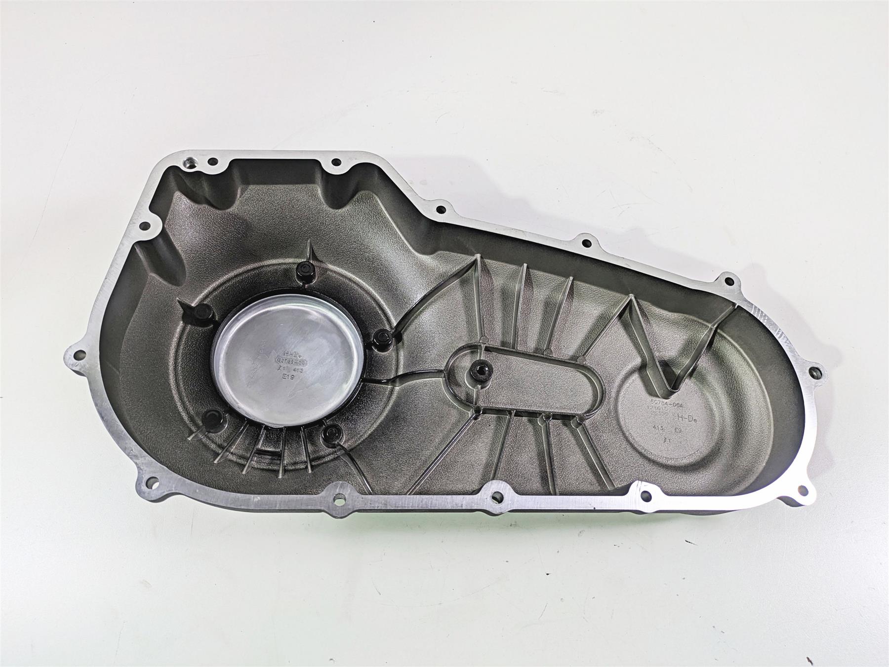 2016 Harley FXDF Dyna Fat Bob Outer Primary Drive Clutch Cover 60784-06A {{ shop.shopifyCountryName }} - Mototech271
