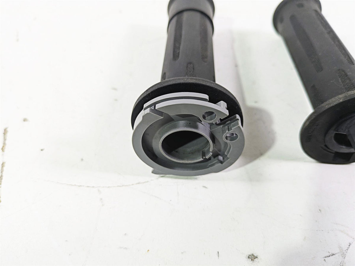 2015 BMW R nineT K21 Left Right Hand Grip Set 61317721849 61317714236 {{ shop.shopifyCountryName }} - Mototech271