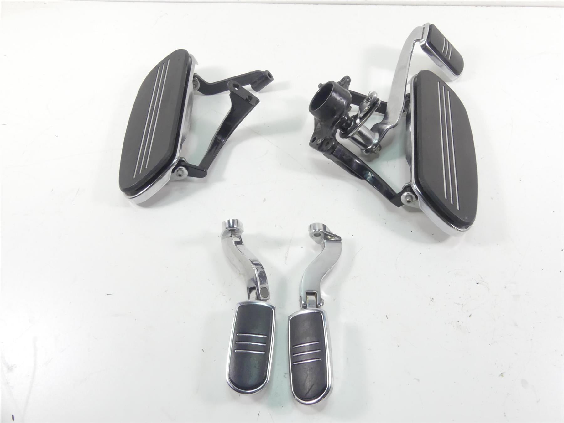 2013 Harley Touring FLTRX Road Glide Front Floorboards & Rear Footpegs 50518-09 {{ shop.shopifyCountryName }} - Mototech271