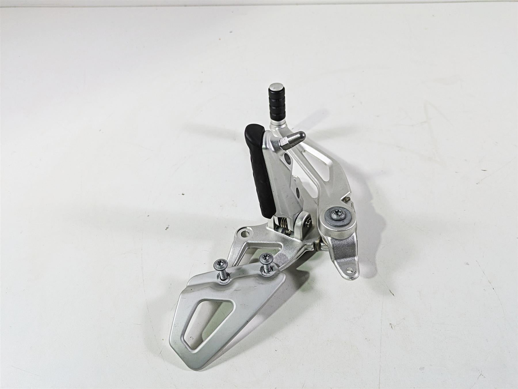 2014 BMW R nine T R9T K21 Right Front Rider Footpeg & Brake Pedal 46717671078 {{ shop.shopifyCountryName }} - Mototech271