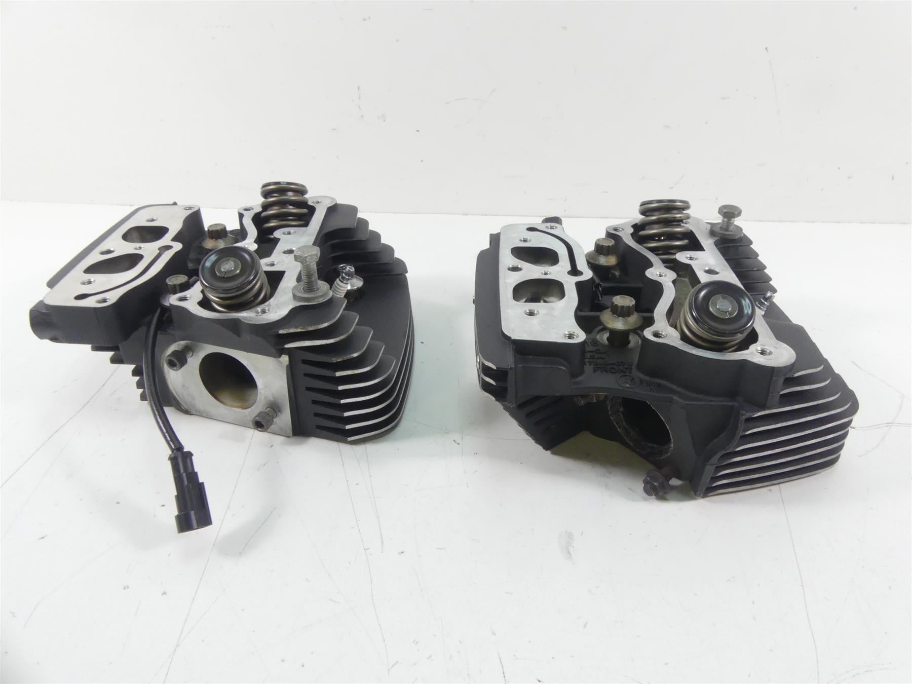 2017 Harley FXSE CVO Pro Street Breakout 110ci Cylinder Head Set 17707-11 {{ shop.shopifyCountryName }} - Mototech271