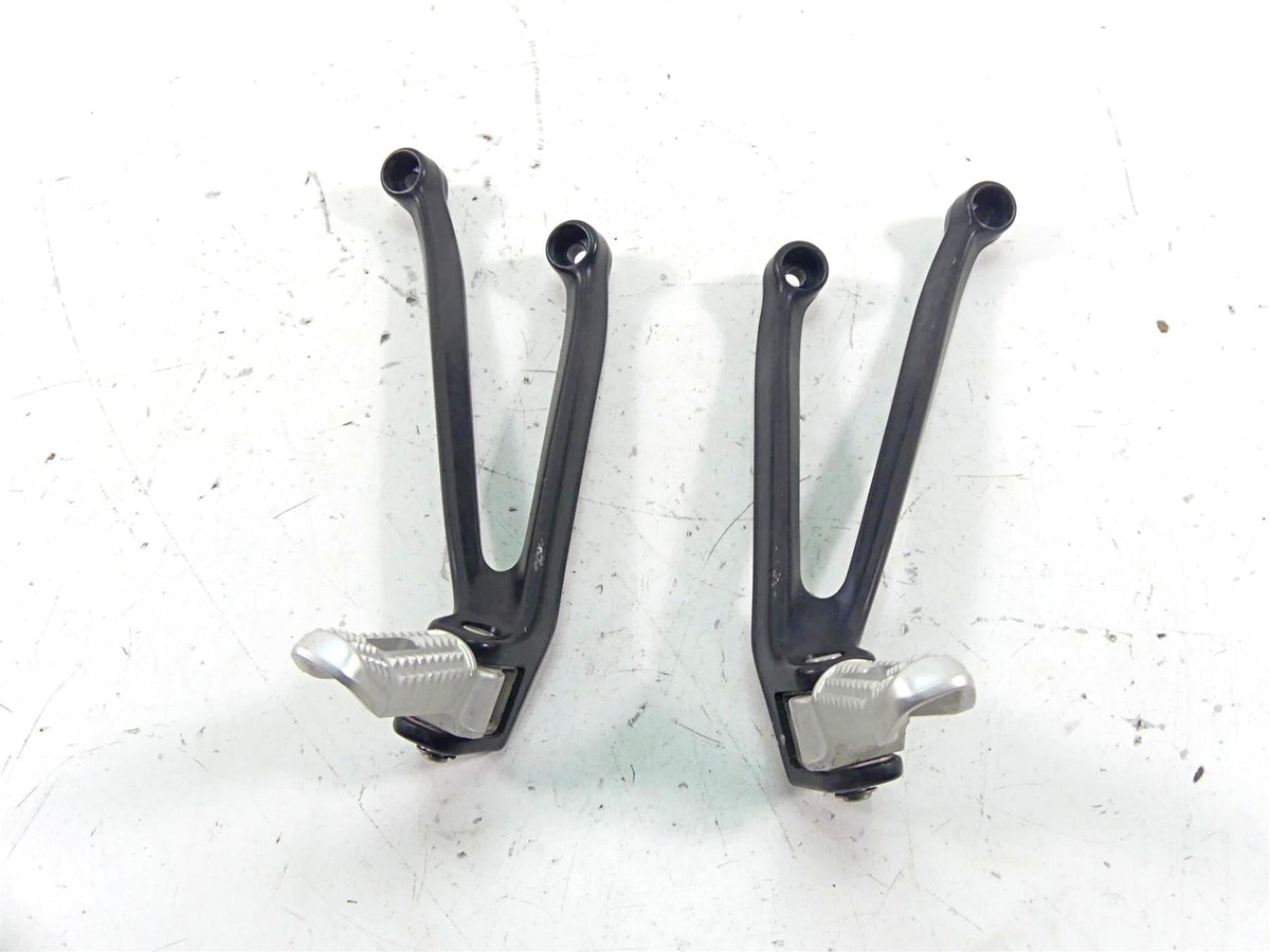 2018 BMW S1000RR K46 Rear Passenger Foot Peg Set 46718521680 46718521681 {{ shop.shopifyCountryName }} - Mototech271