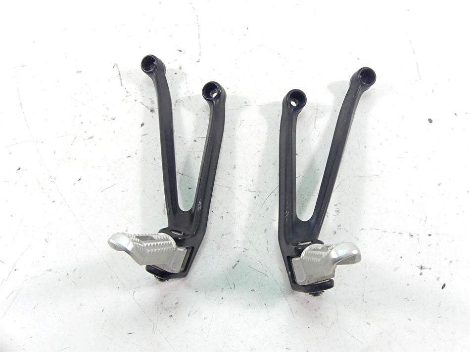2018 BMW S1000RR K46 Rear Passenger Foot Peg Set 46718521680 46718521681 {{ shop.shopifyCountryName }} - Mototech271