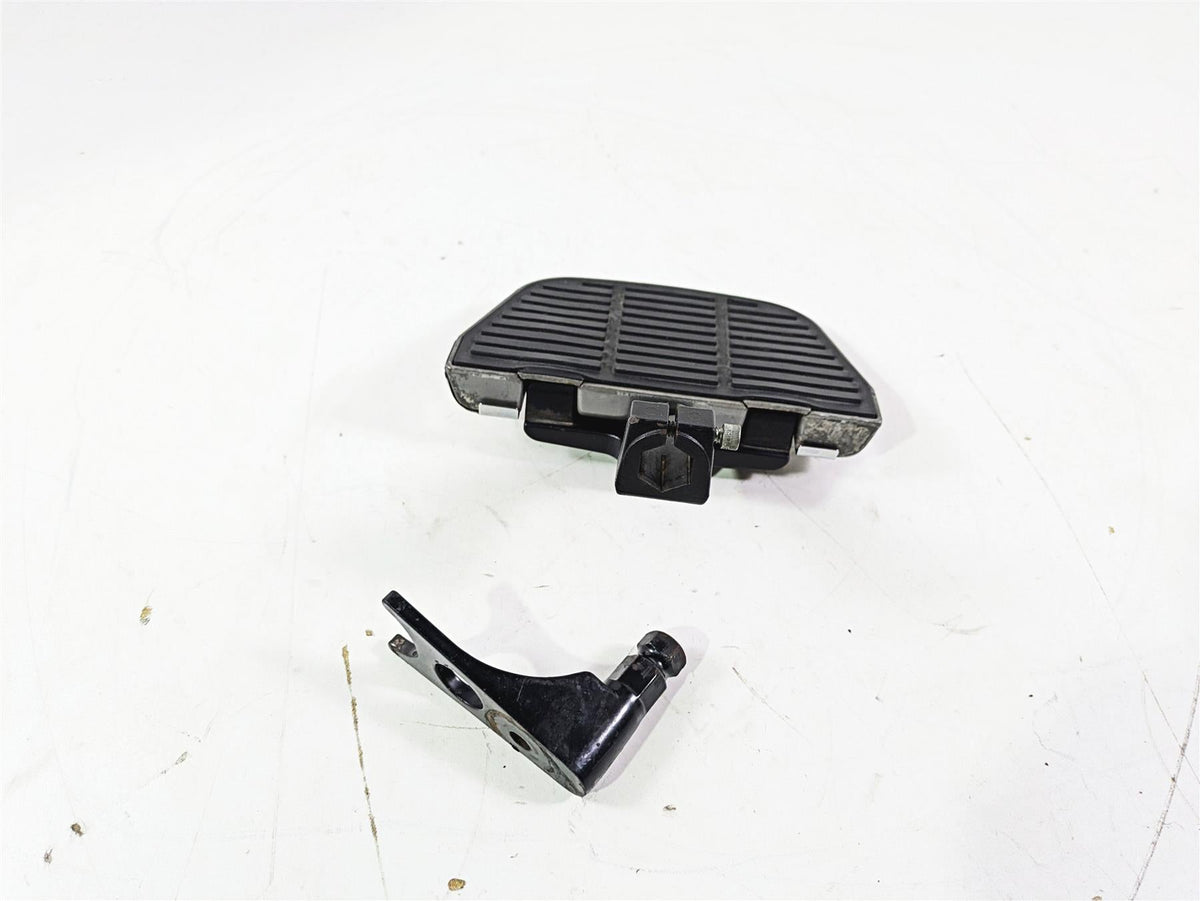 2008 Harley FLSTC 105TH Softail Heritage Right Rear Footboard & Bracket 50483-00 {{ shop.shopifyCountryName }} - Mototech271