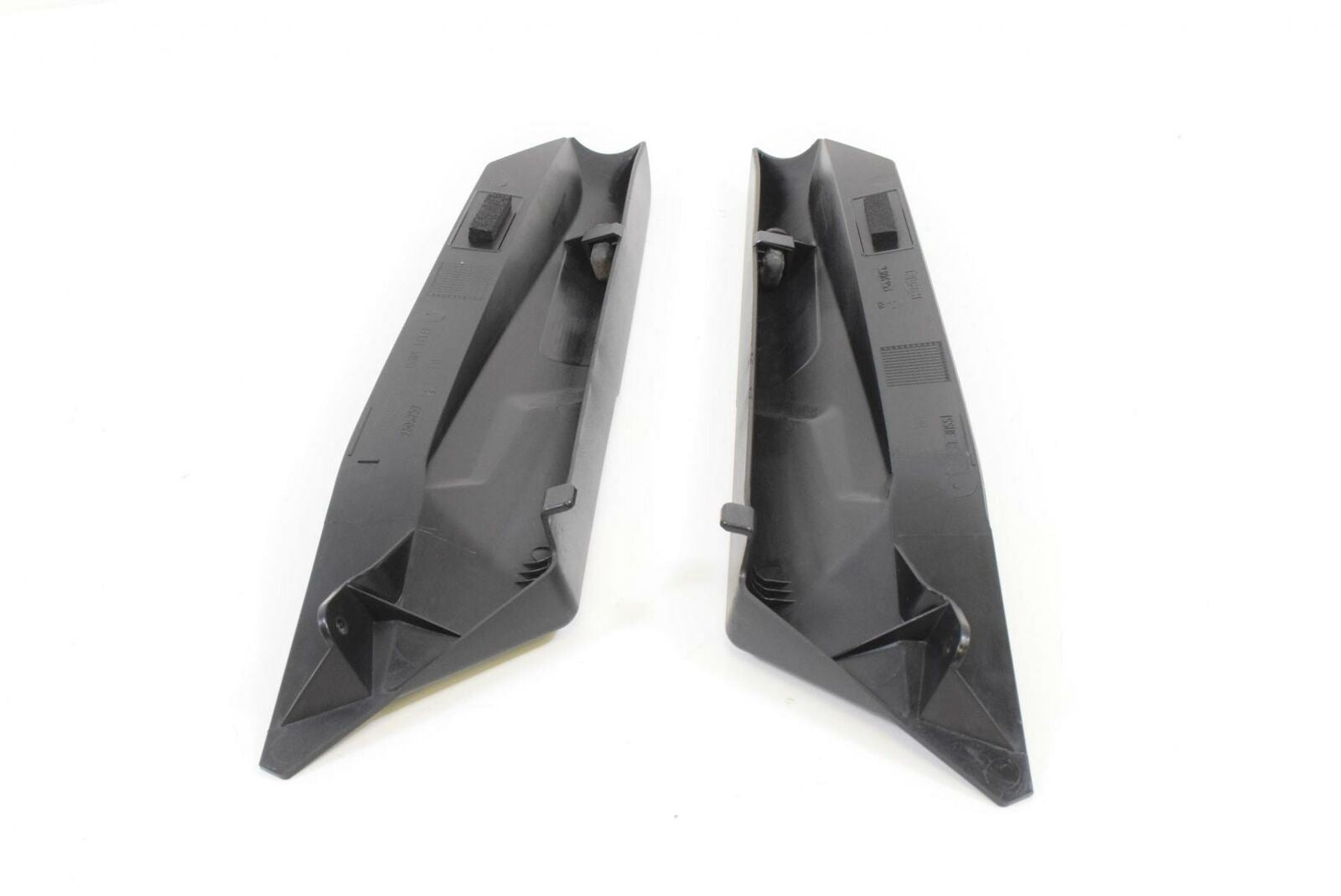 2011 Triumph Tiger 800XC 800 ABS Left Right Undertank Fairing Cover Set T2306253 {{ shop.shopifyCountryName }} - Mototech271