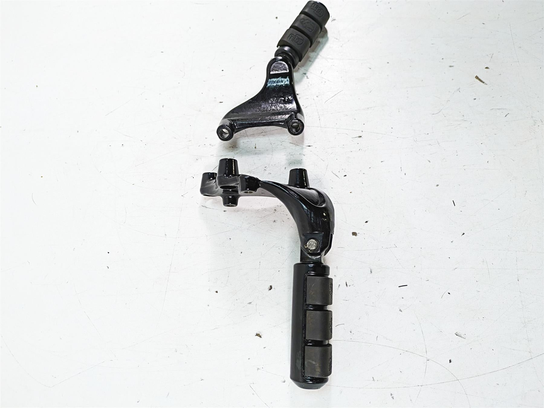 2017 Harley XL883 N Sportster Iron Rear Passenger Footpeg Rest Set 49315-04 {{ shop.shopifyCountryName }} - Mototech271