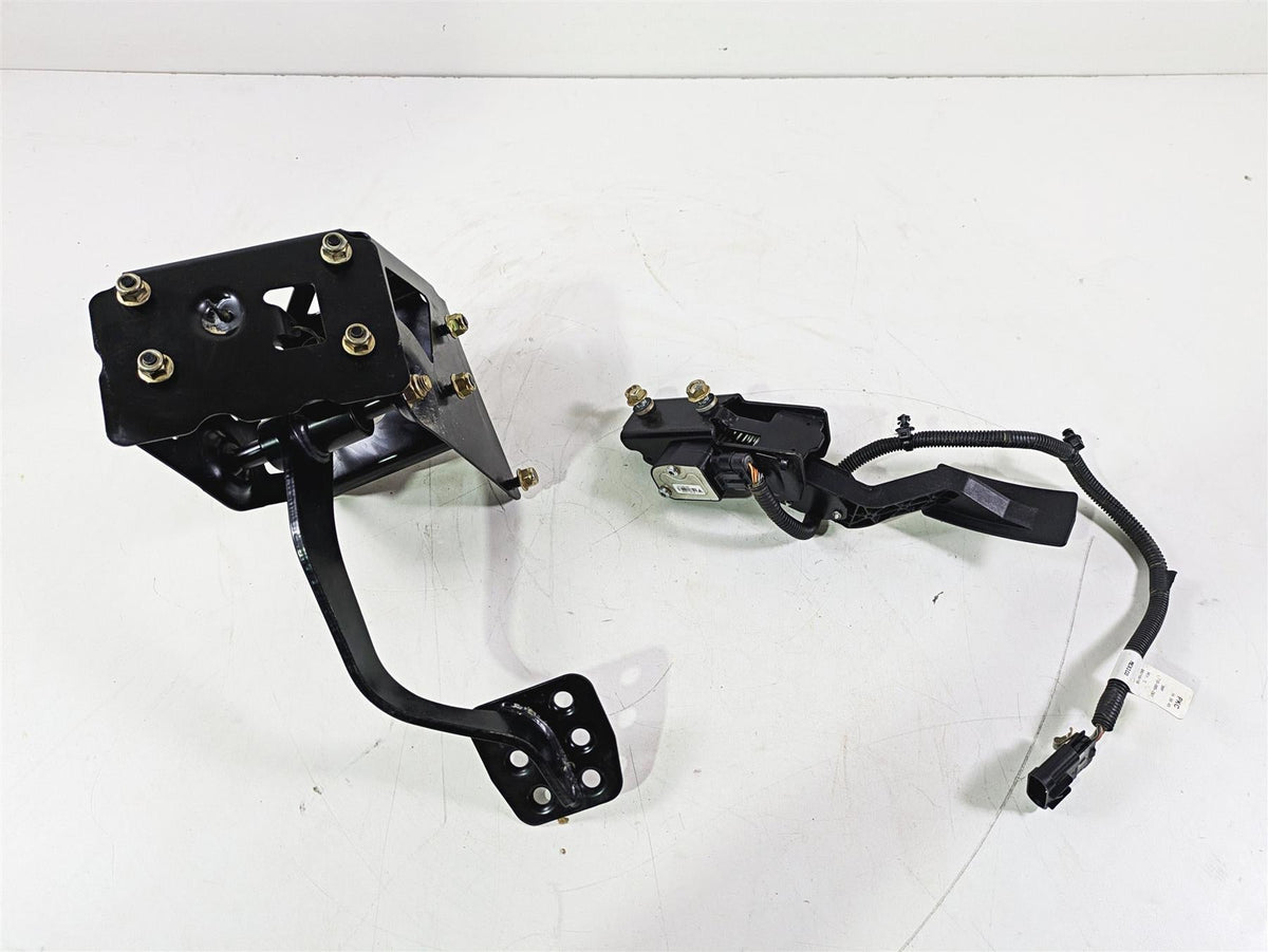 2018 Can Am Maverick X3 XRC Turbo R Foot Brake Accelerate Pedal Set 707001803 {{ shop.shopifyCountryName }} - Mototech271
