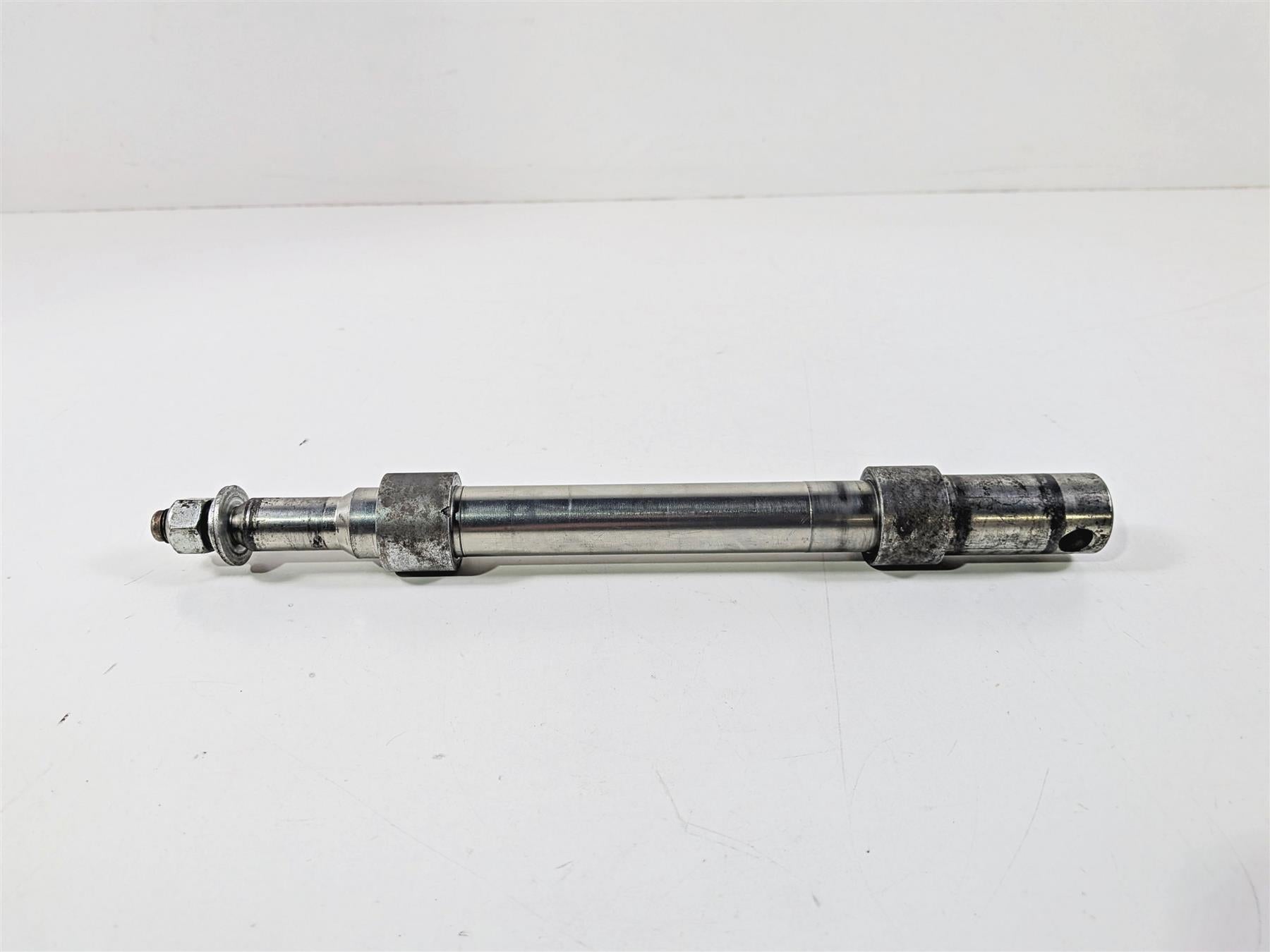 2004 Harley Touring FLTRI Road Glide Front Axle Wheel Spindle 1" 43364-00-Mototech271