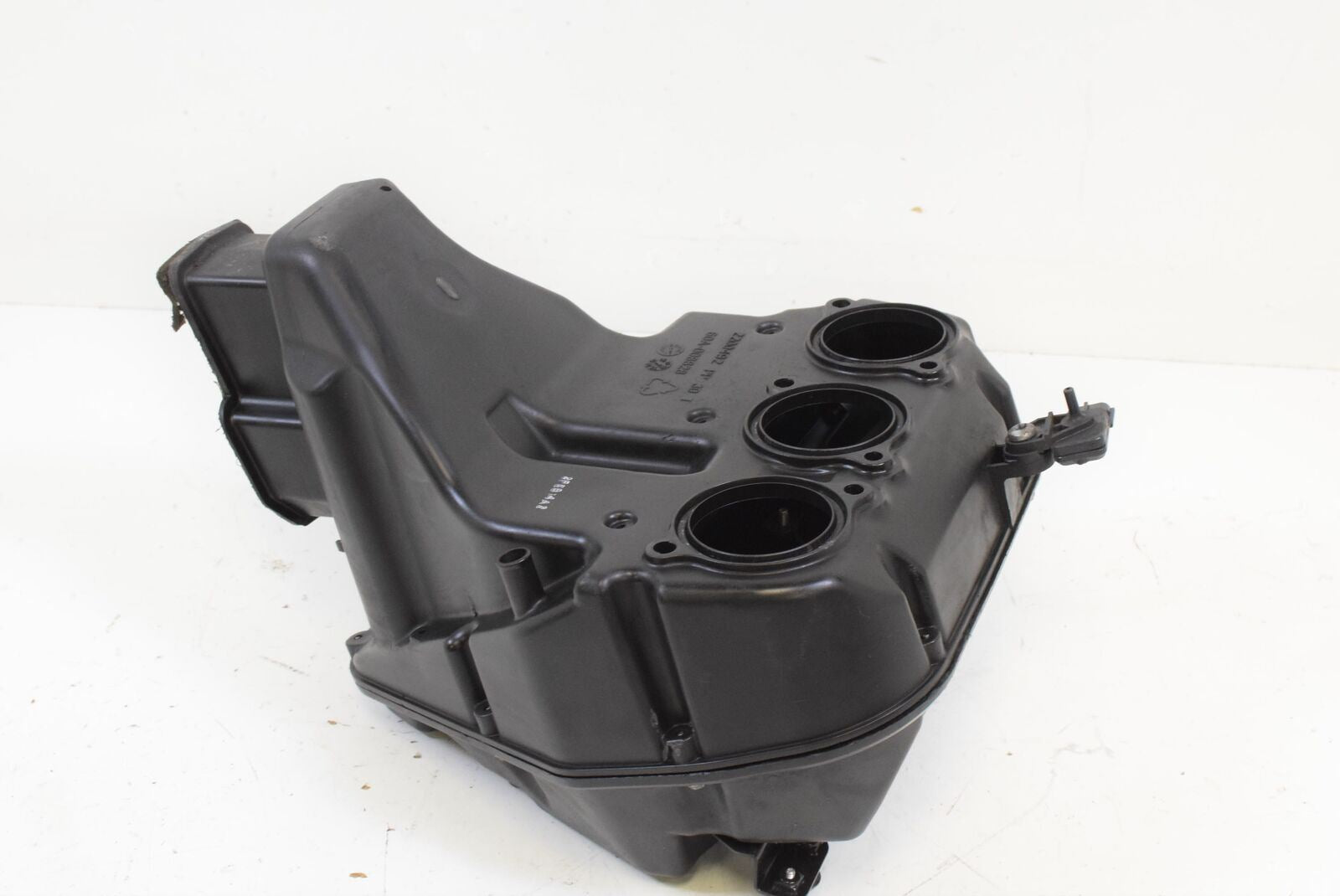 2012 Triumph Street Triple 675 R Air Cleaner Breather Filter Box T2200492 {{ shop.shopifyCountryName }} - Mototech271