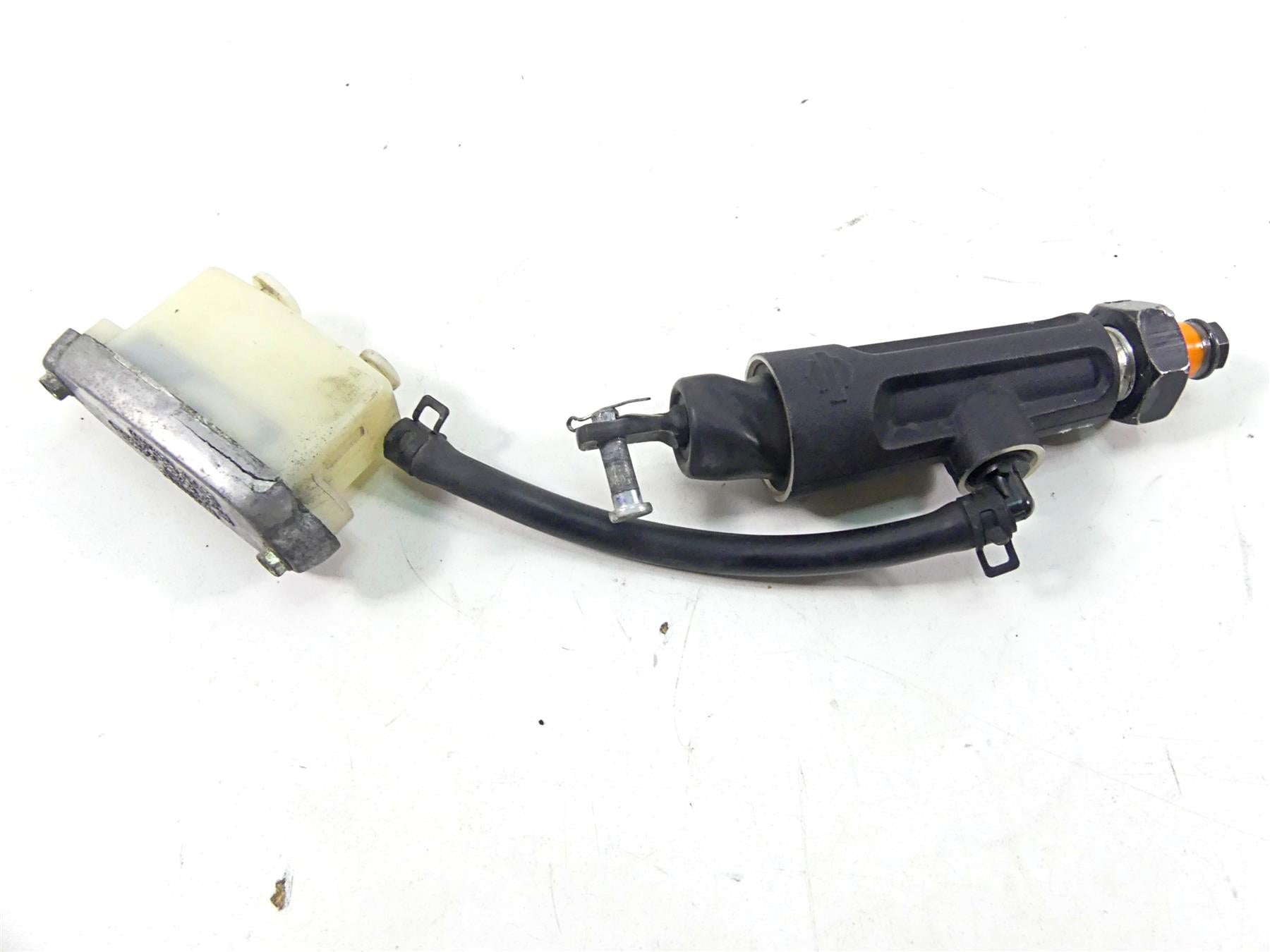 2015 Harley VRSCF Muscle V-Rod Rear Brake Master Cylinder - Read 44740-06A {{ shop.shopifyCountryName }} - Mototech271