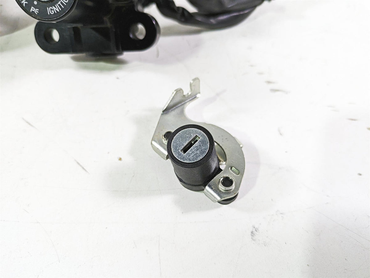 2021 Yamaha Tenere 700 XTZ7 Ignition Switch Key Lock Set BAU-82501-00-00 {{ shop.shopifyCountryName }} - Mototech271
