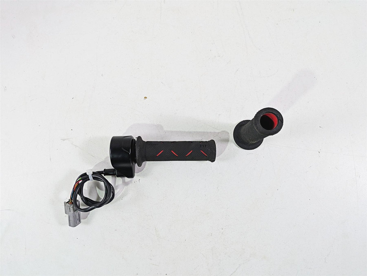 2013 Ducati Hypermotard 821 SP Ride By Wire Throttle Grip Set 66020034E {{ shop.shopifyCountryName }} - Mototech271