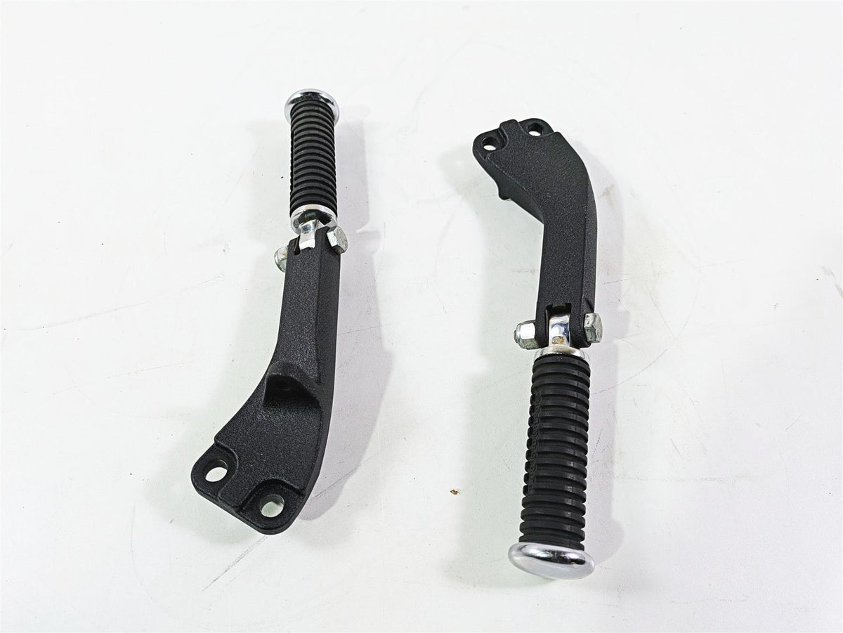 2017 Harley Dyna FXDB Street Bob Rear Passenger Footpeg & Mount Set 33032-99 {{ shop.shopifyCountryName }} - Mototech271