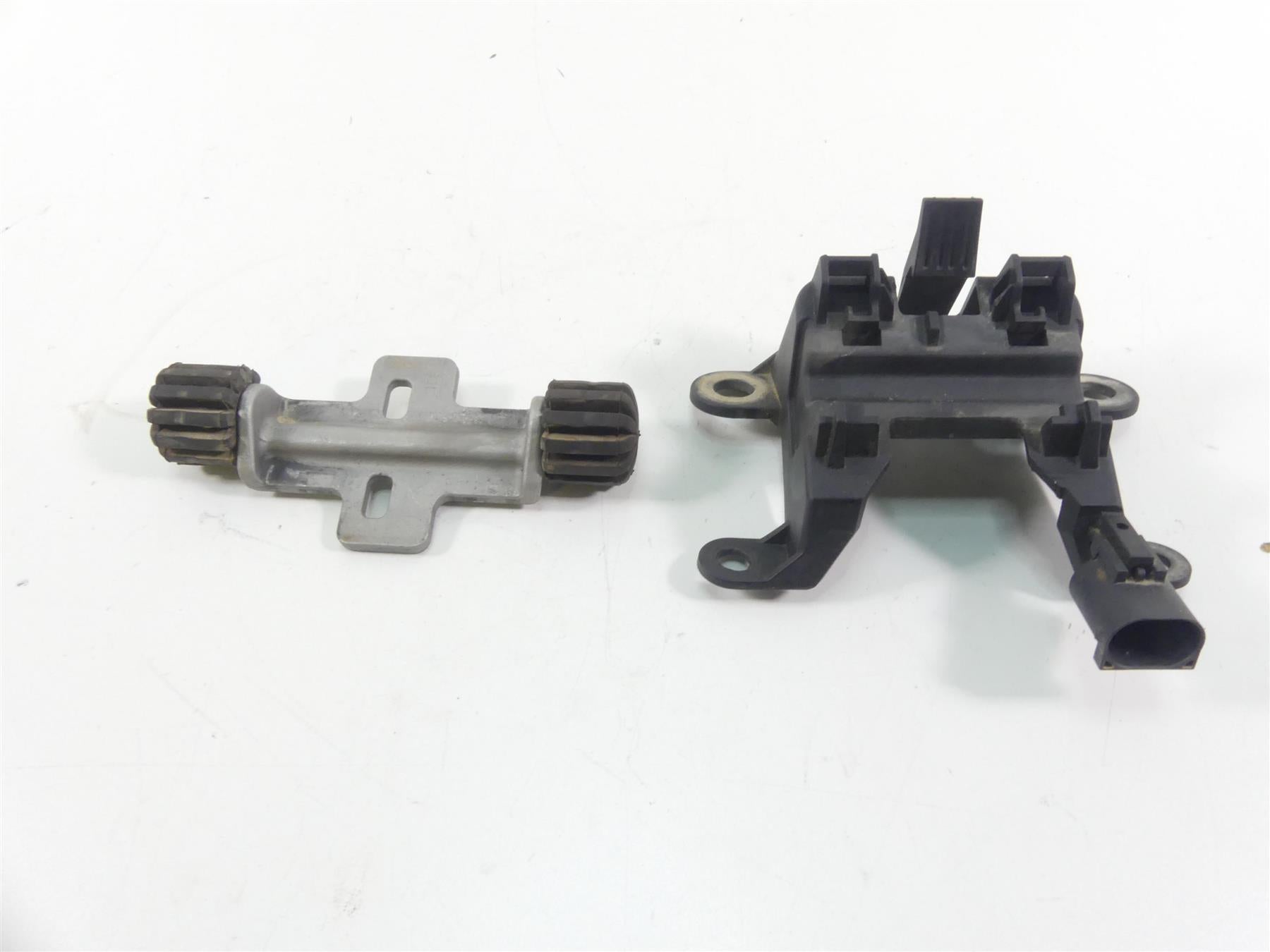 2013 BMW R1200GS GSW K50 Seat Saddle Mount Adjuster Plate 52538532741 {{ shop.shopifyCountryName }} - Mototech271