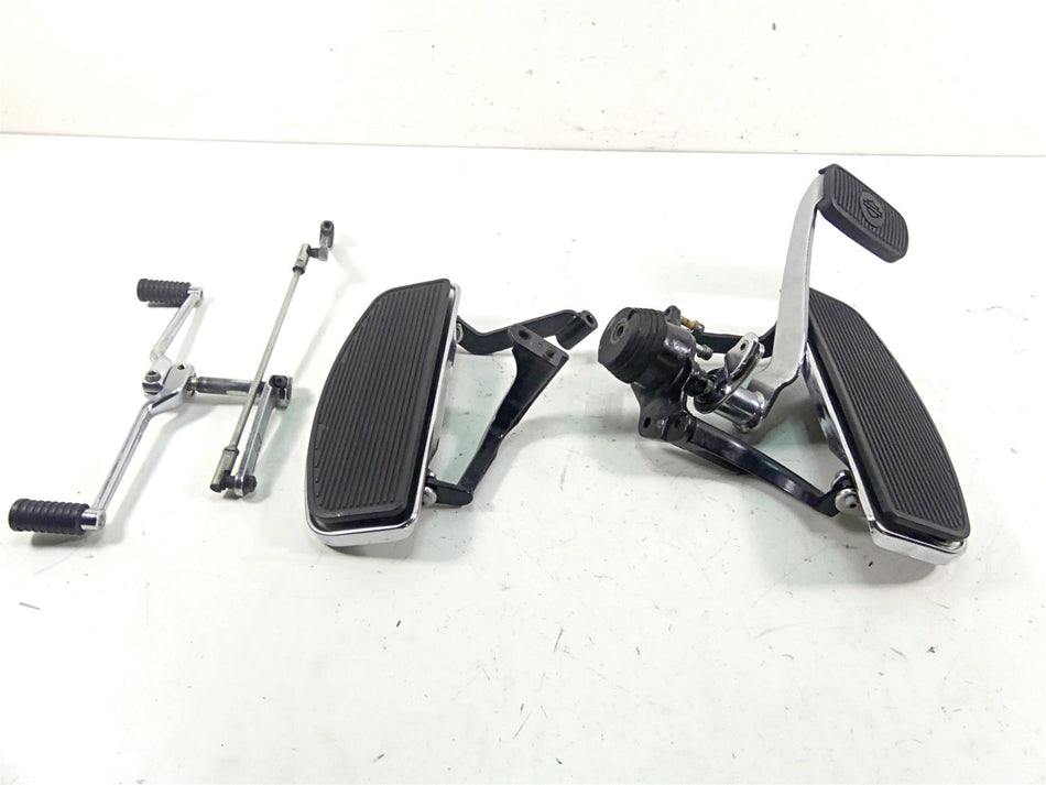2010 Harley Touring FLHRC Road King Front Left Right Floorboard Set 50621-06A {{ shop.shopifyCountryName }} - Mototech271