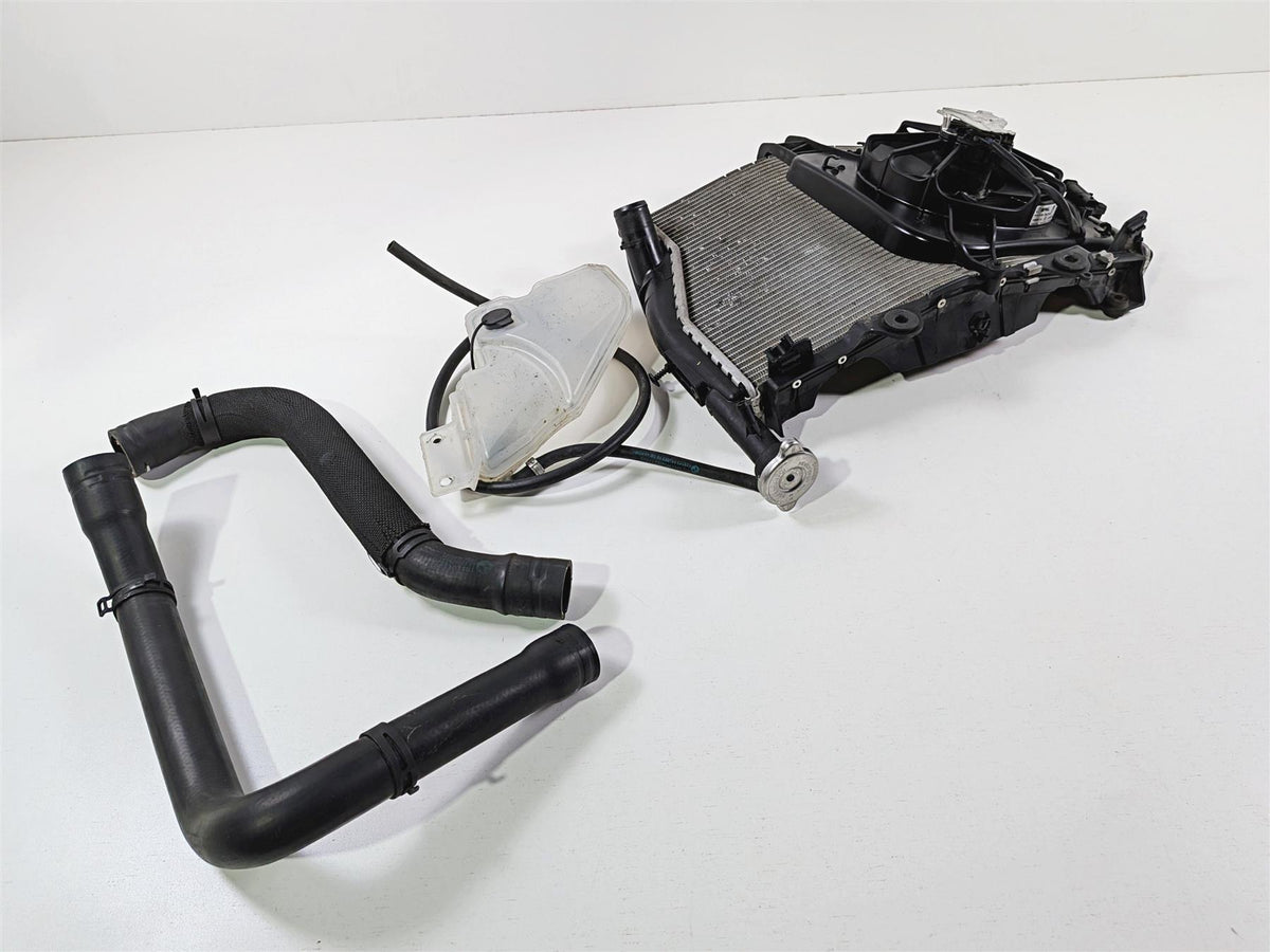 2017 BMW S1000RR K46 Radiator Fans Reservoir And Hoses - No Leaks 17118546822 {{ shop.shopifyCountryName }} - Mototech271