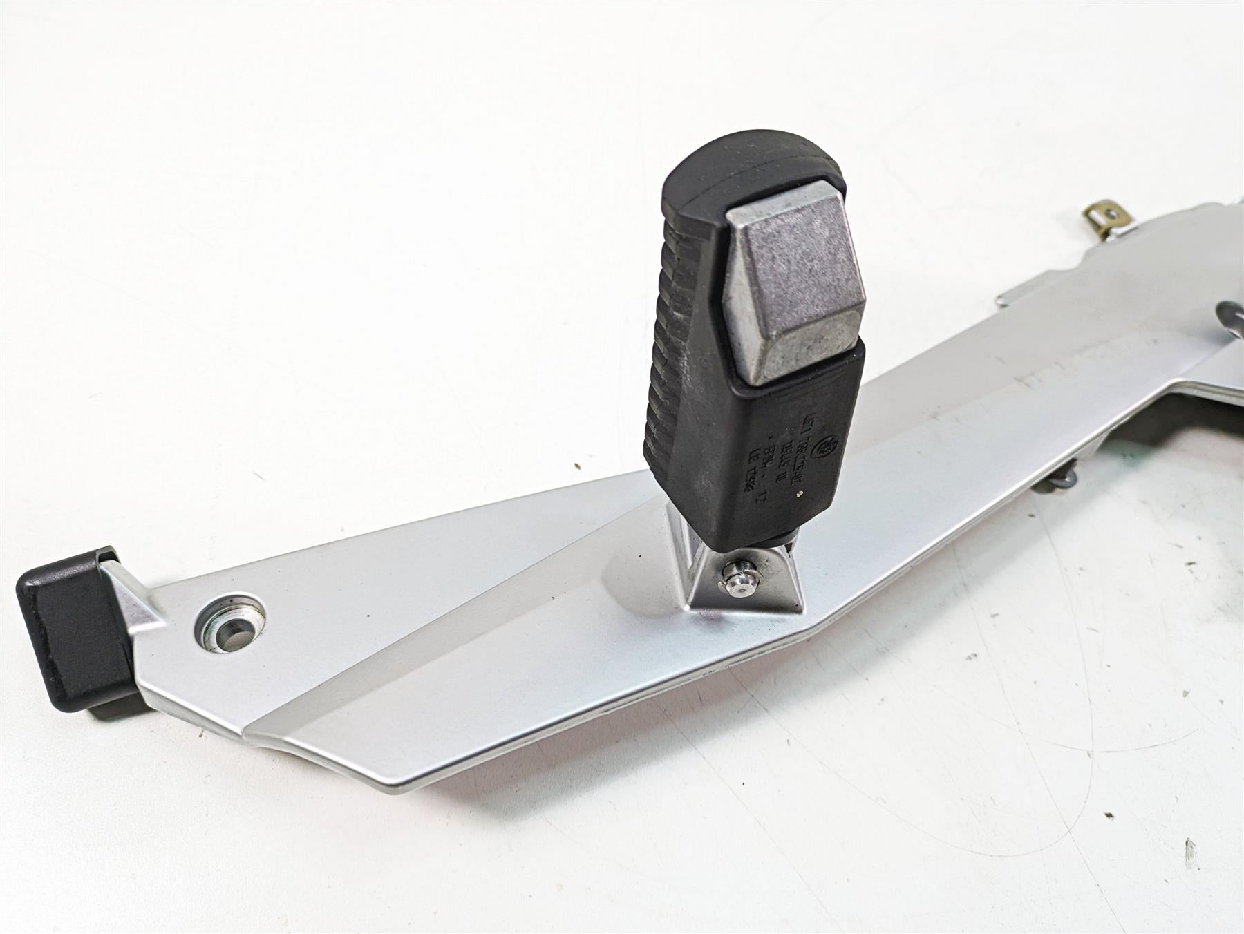 2007 BMW R1200RT K26 Right Footpeg Set& Brake Pedal 46717675290 {{ shop.shopifyCountryName }} - Mototech271