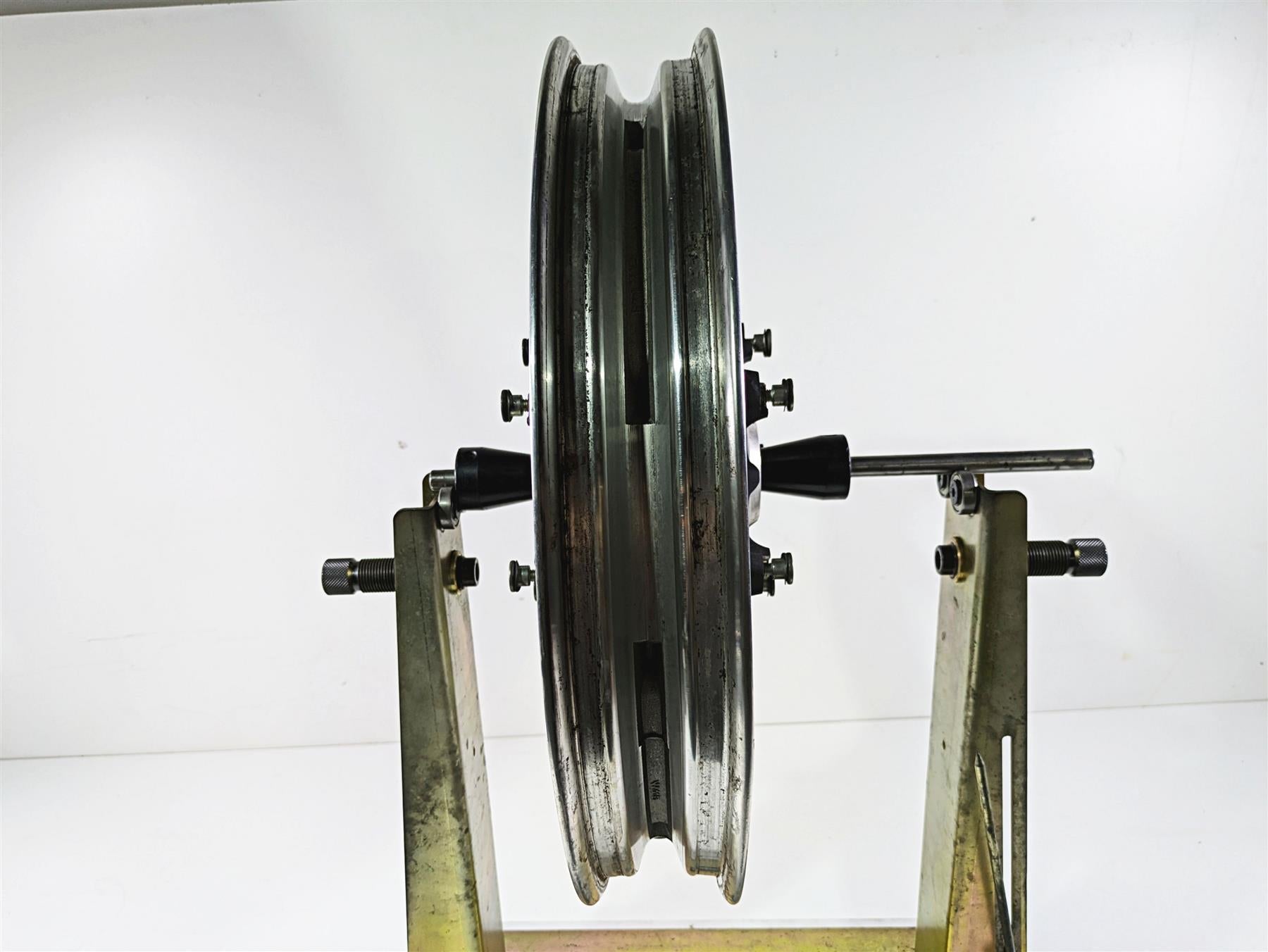 2014 Harley FXDL Dyna Low Rider Straight 19x2.5 Front Wheel Rim Cast 43300280 {{ shop.shopifyCountryName }} - Mototech271