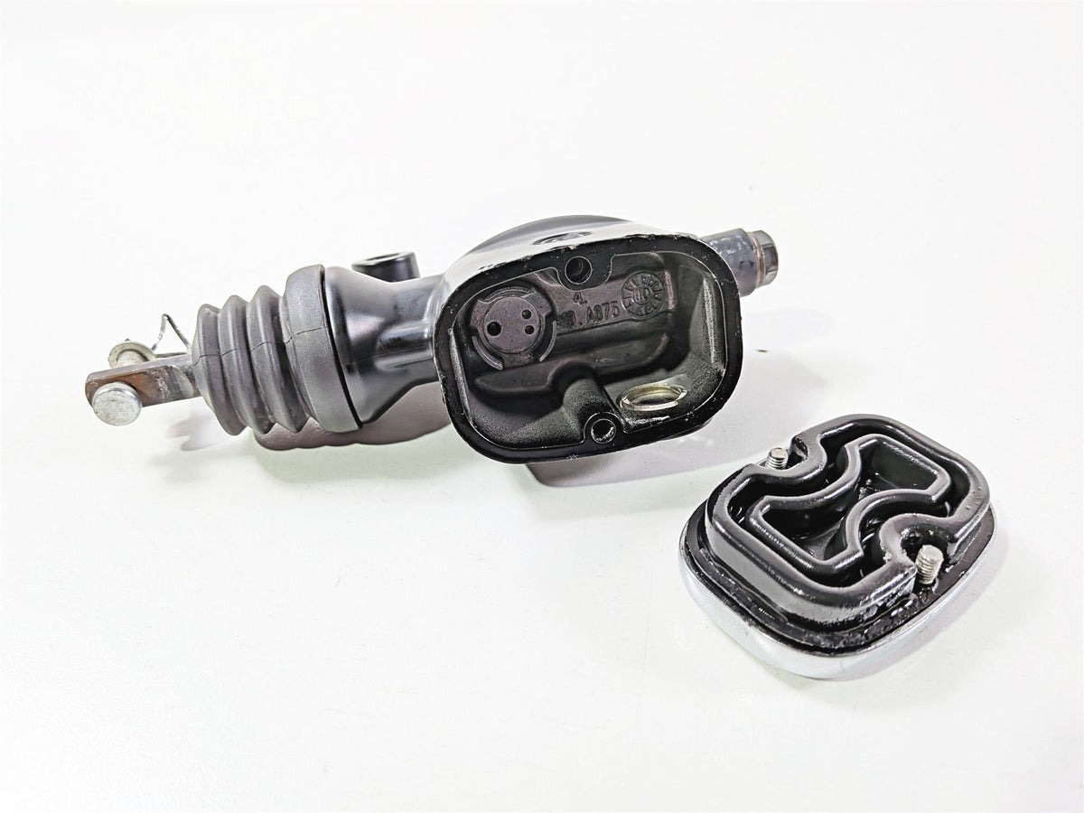 2011 Harley Touring FLHTCU CVO Electra Glide Rear Brake Master Cylinder 46459-08-Mototech271