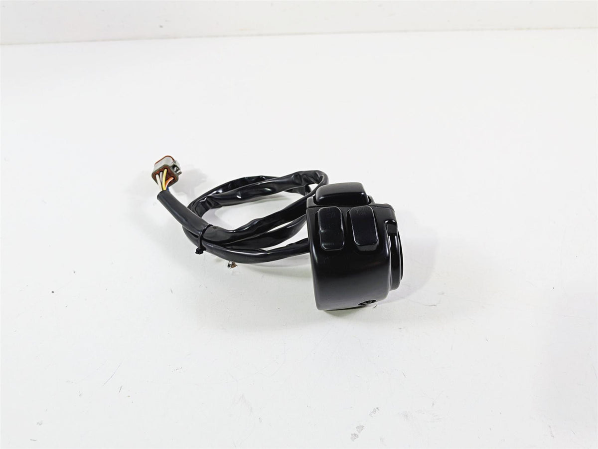 2006 Harley Sportster XL883 Low Left Hand Control Switch 71682-06A 71685-06A {{ shop.shopifyCountryName }} - Mototech271