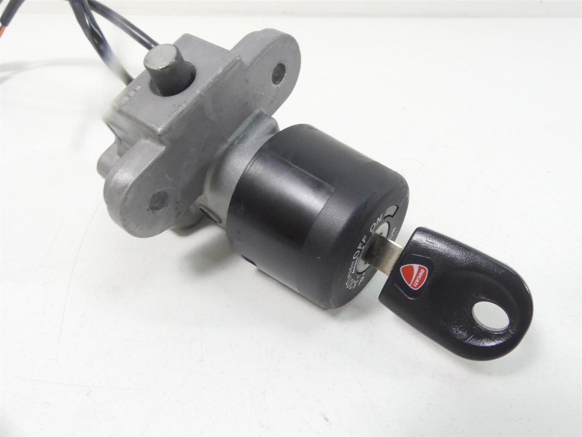 2015 Ducati Monster 1200 S Ignition Switch Key Lock Tank Lid Set -Read 59821061A {{ shop.shopifyCountryName }} - Mototech271