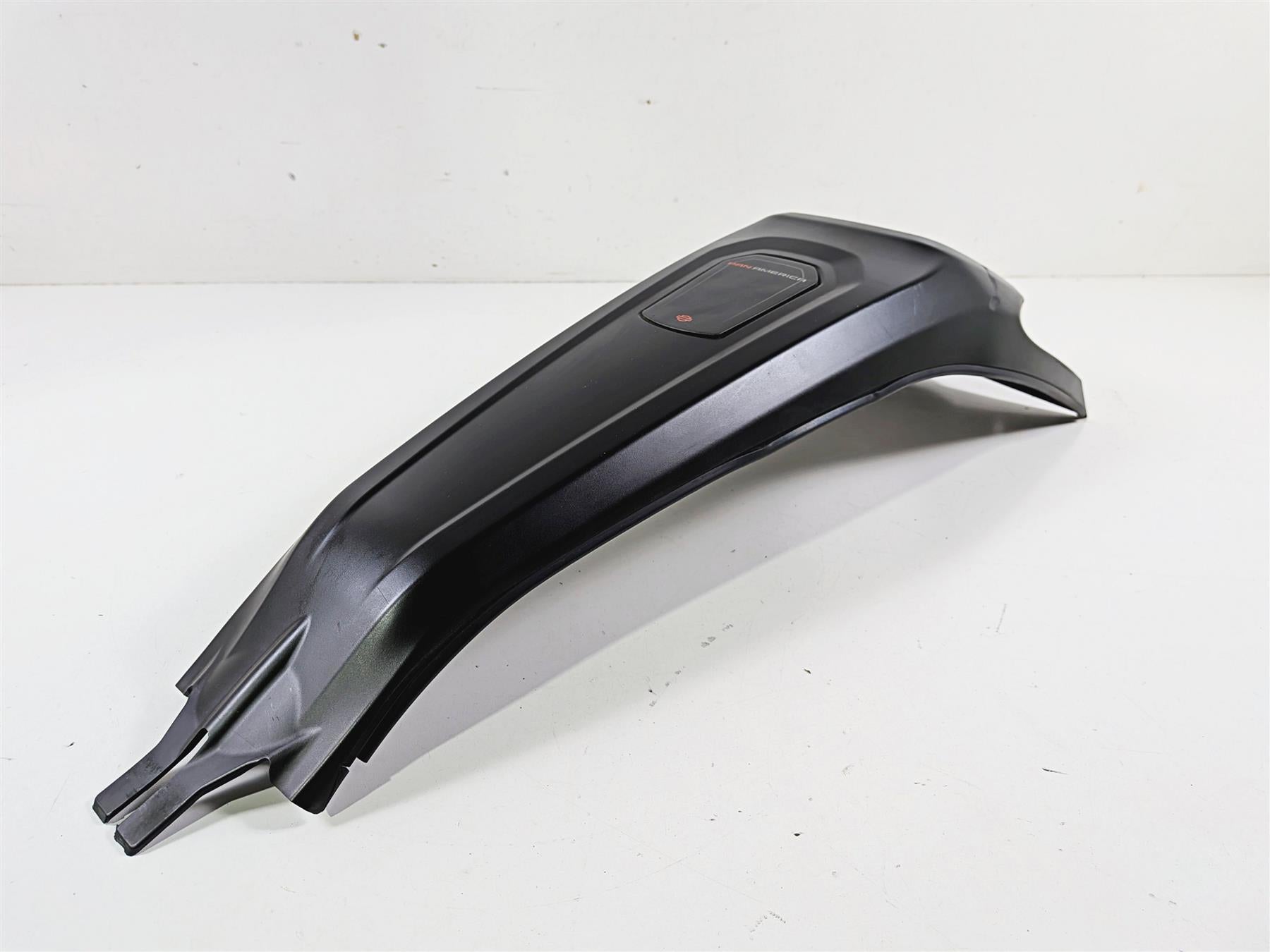 2023 Harley Adv RA1250 S Pan America Upper Center Tank Cover - Scratch 70900924 {{ shop.shopifyCountryName }} - Mototech271
