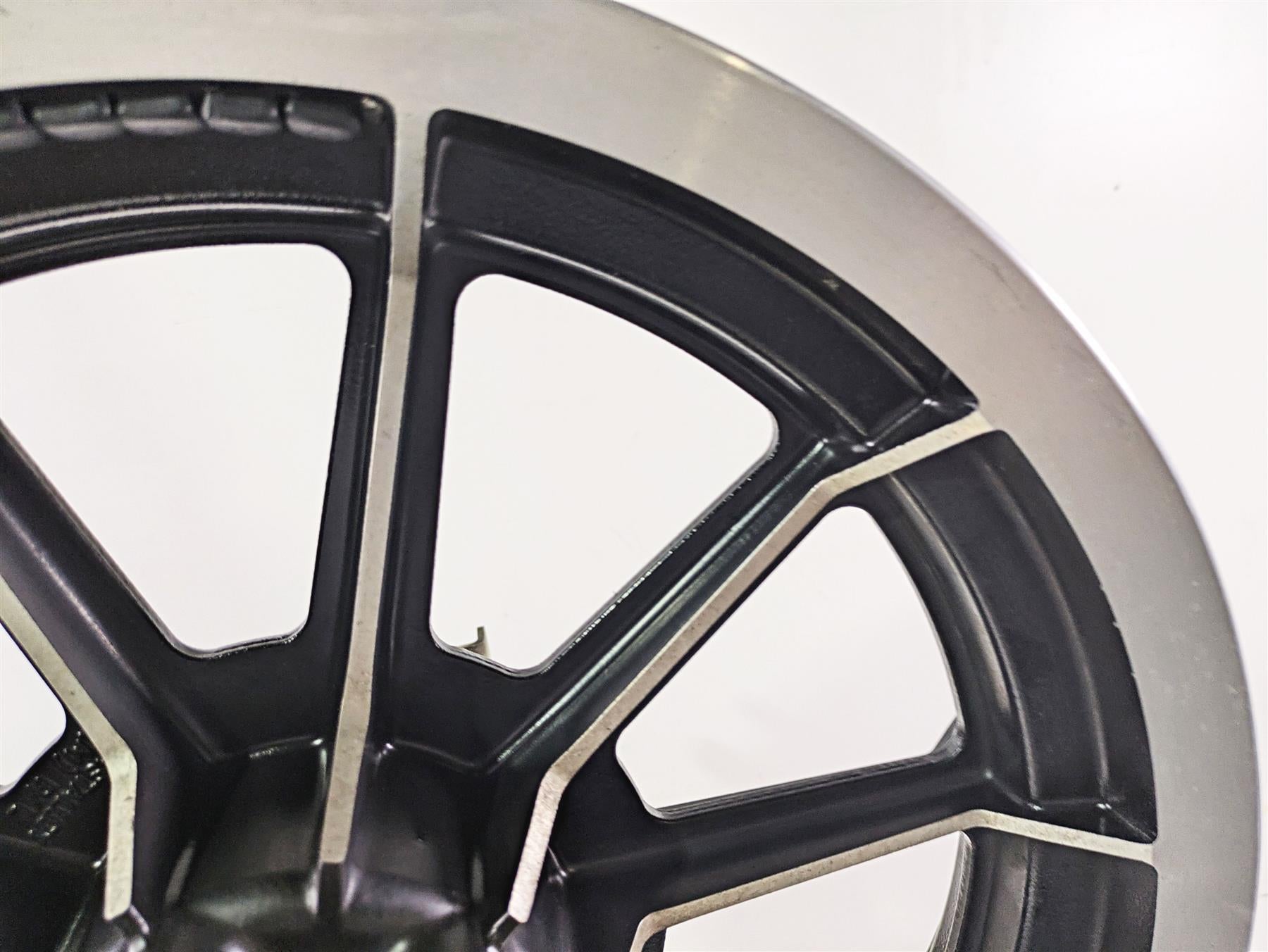 1996 Harley Touring FLHTCUI Electra Glide 16x3 Front Wheel Rim 10 Spoke 43493-87 {{ shop.shopifyCountryName }} - Mototech271