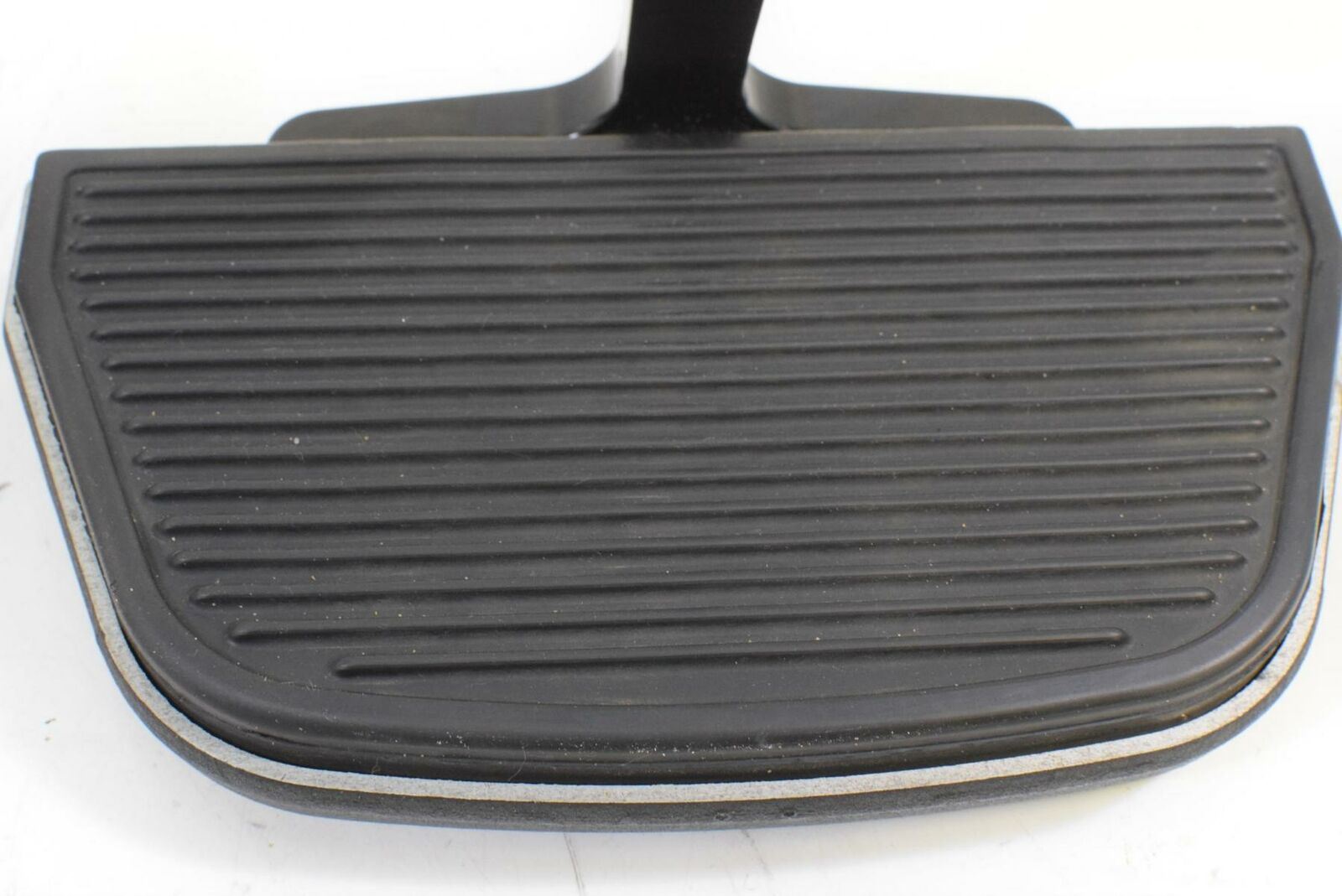 2014 Harley Touring FLHTCU Electra Glide Rear Floorboard Floor Board Set 52719-1 {{ shop.shopifyCountryName }} - Mototech271