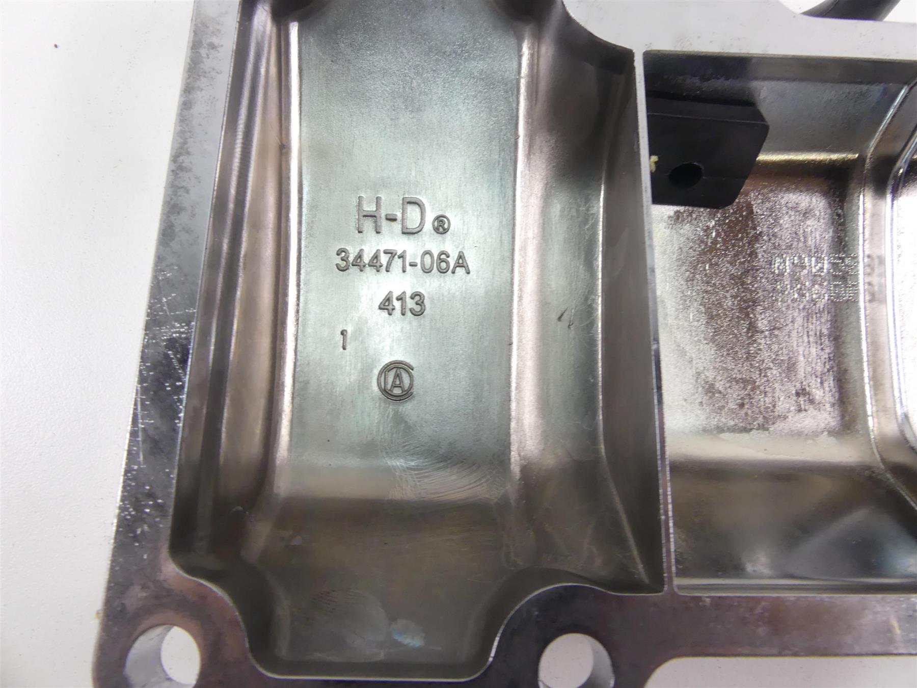 2009 Harley Dyna FXDF SE CVO Fat Bob Transmission Upper Top Cover 34471-06A {{ shop.shopifyCountryName }} - Mototech271