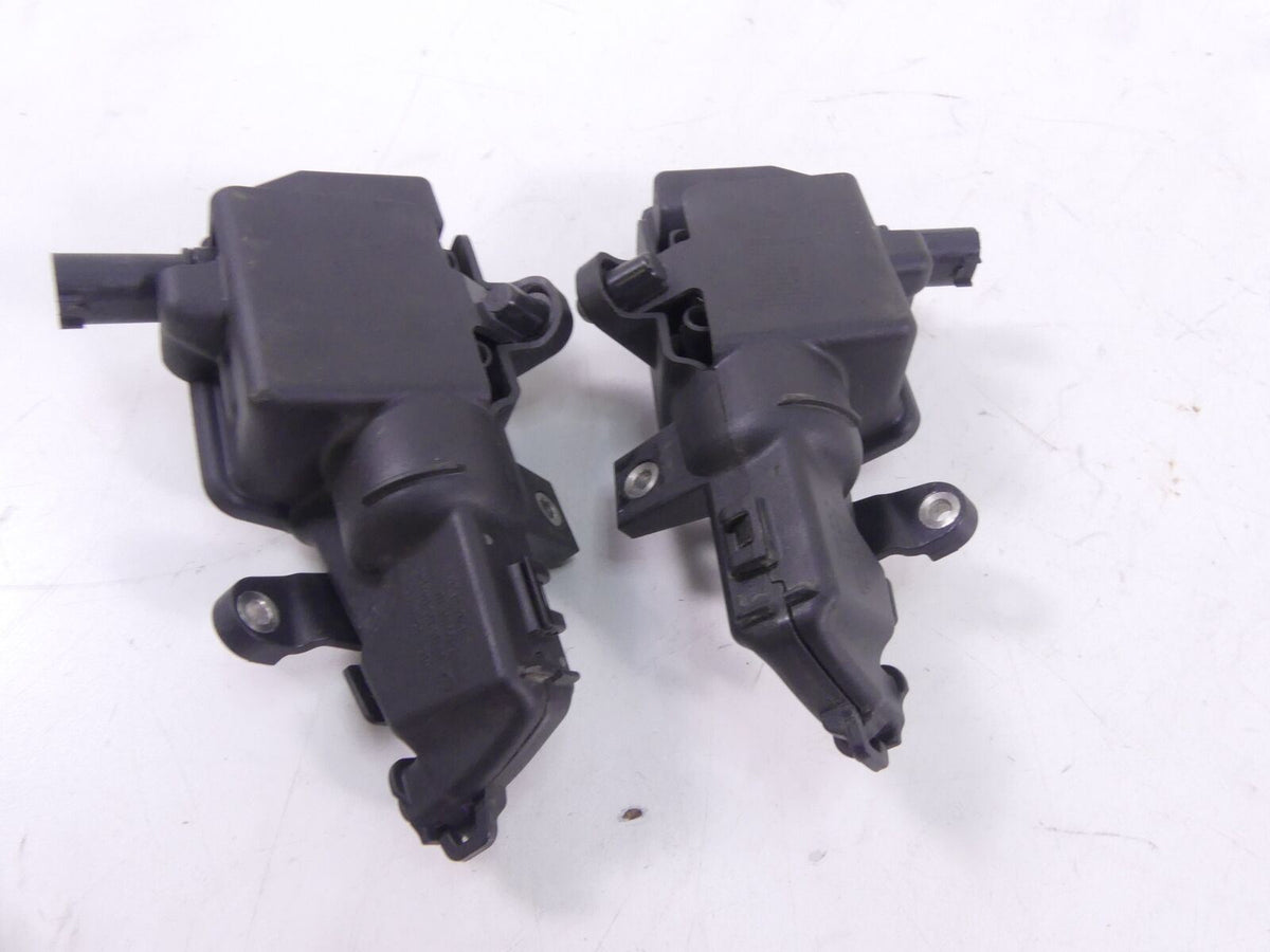 2017 BMW R1200RT RTW K52 Saddlebag Electronic Lock Set Actuator 46547727407 {{ shop.shopifyCountryName }} - Mototech271